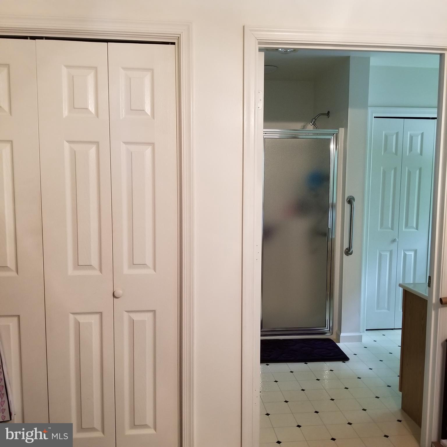 TWO JOHNS - Residential