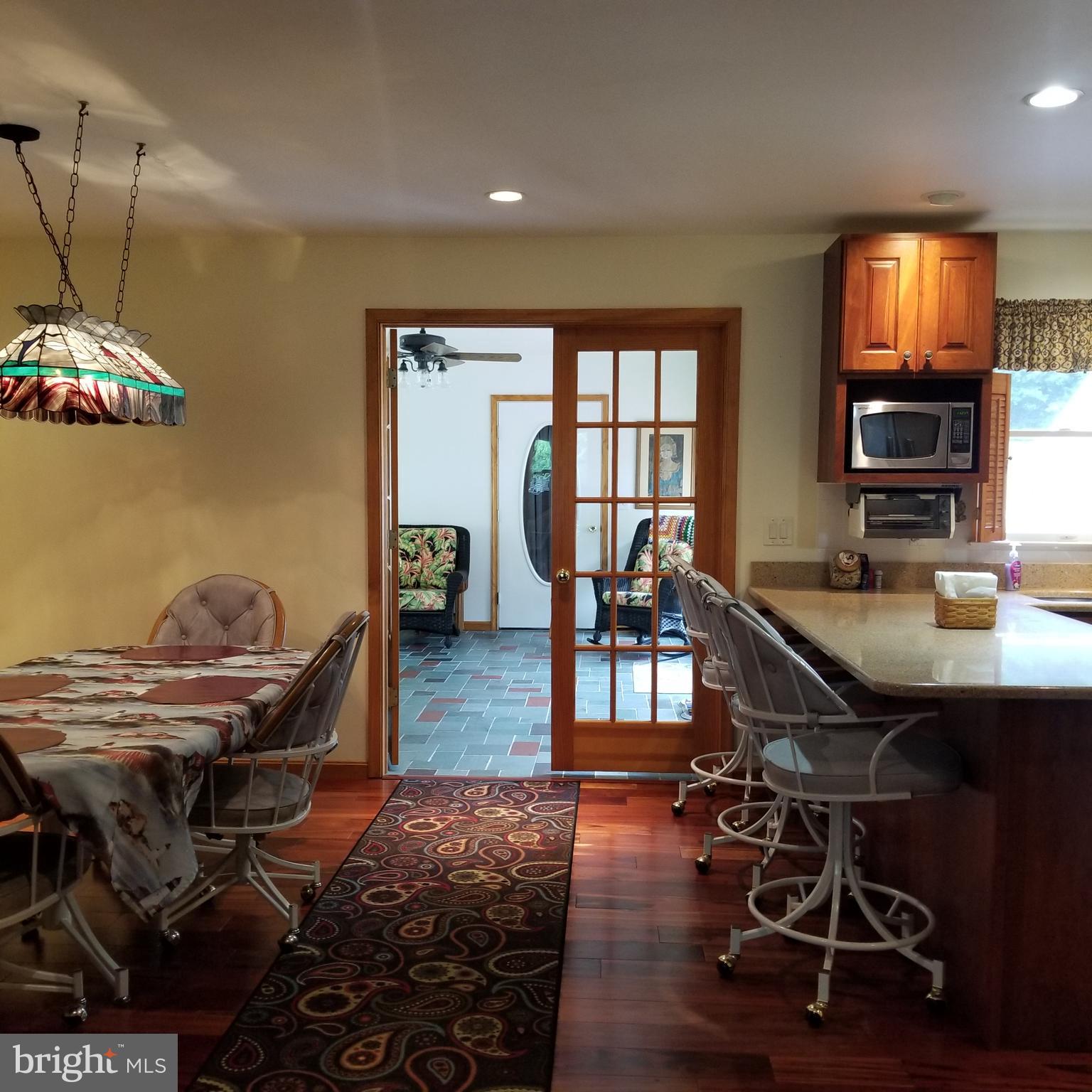 TWO JOHNS - Residential