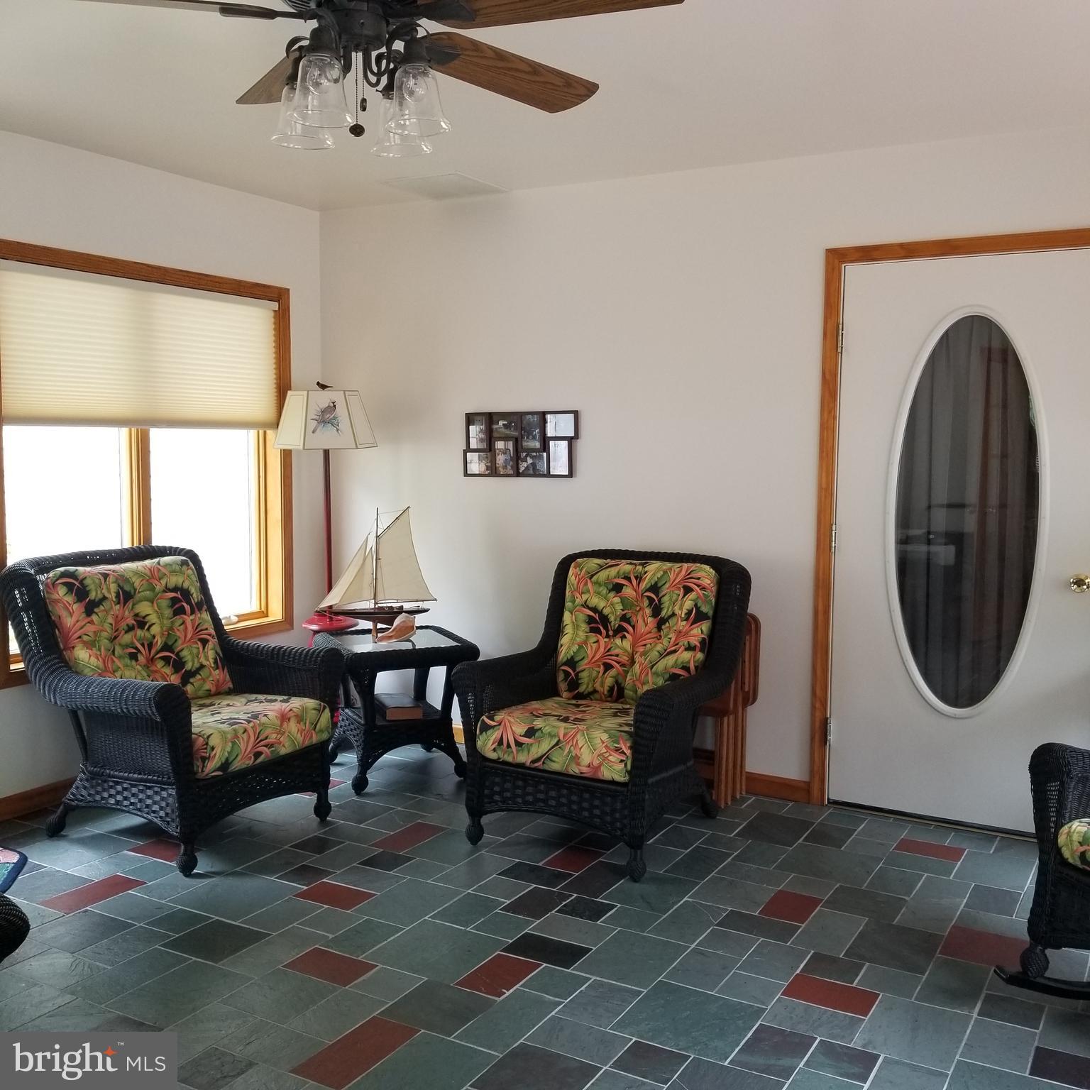 TWO JOHNS - Residential