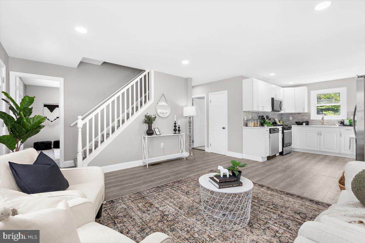 200 S LONGCROSS ROAD