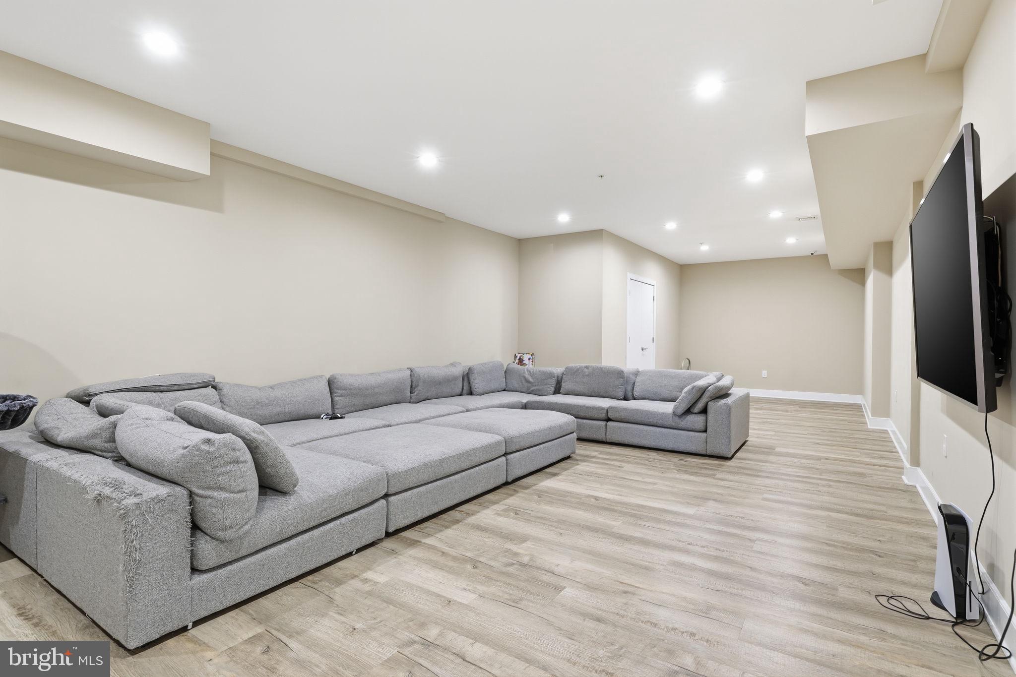 JUNIPER HILL - Residential