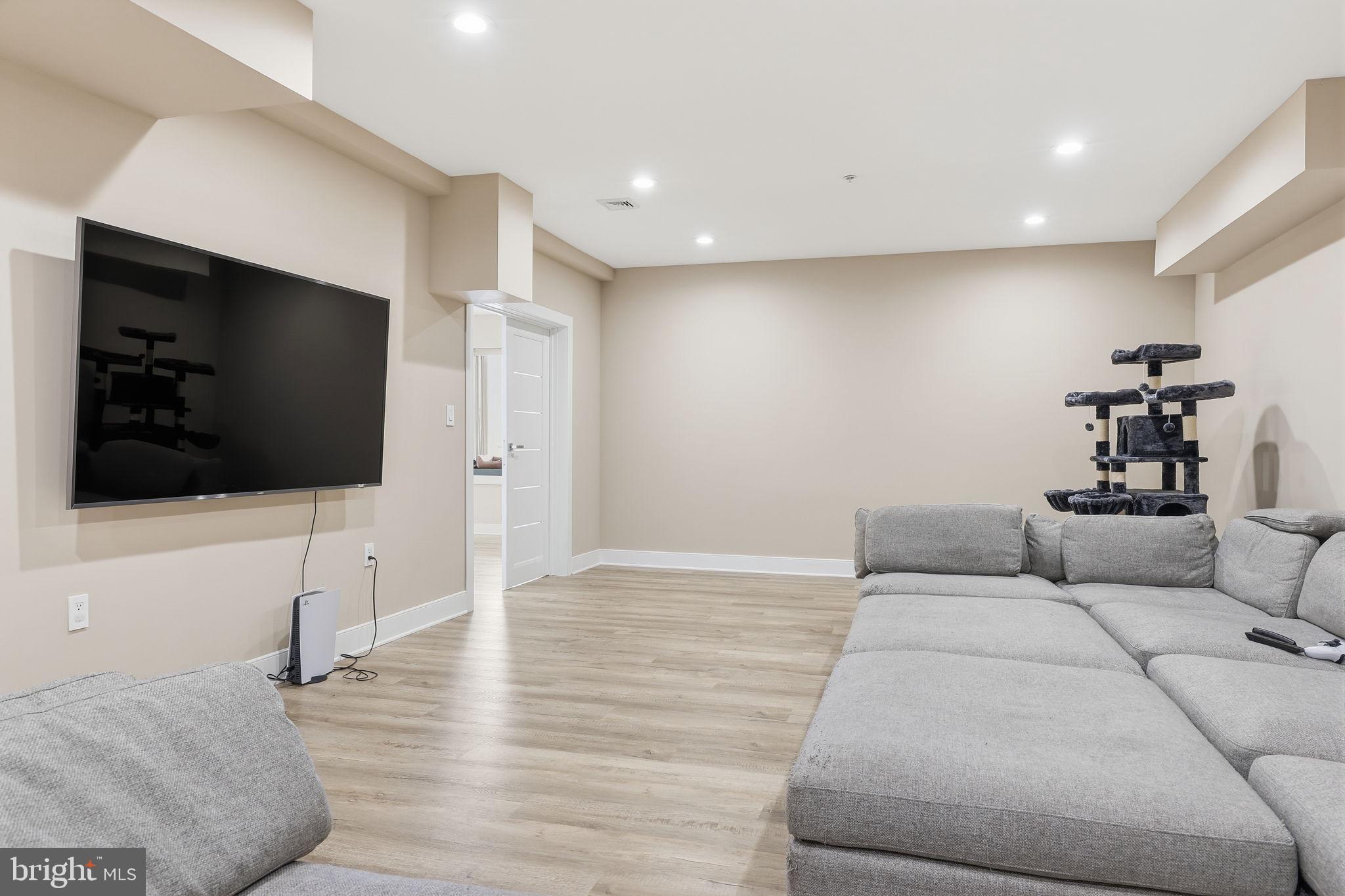 JUNIPER HILL - Residential