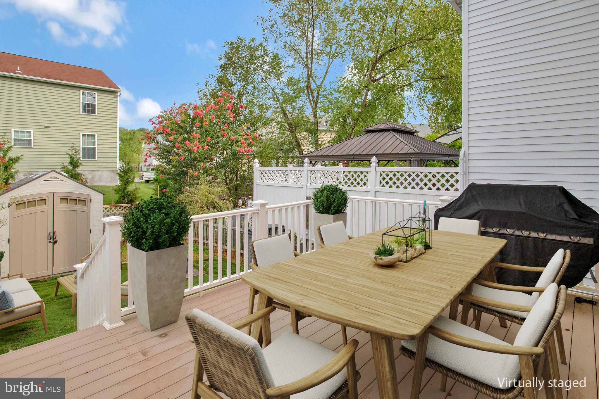 CLOVERFIELD MANOR - Residential