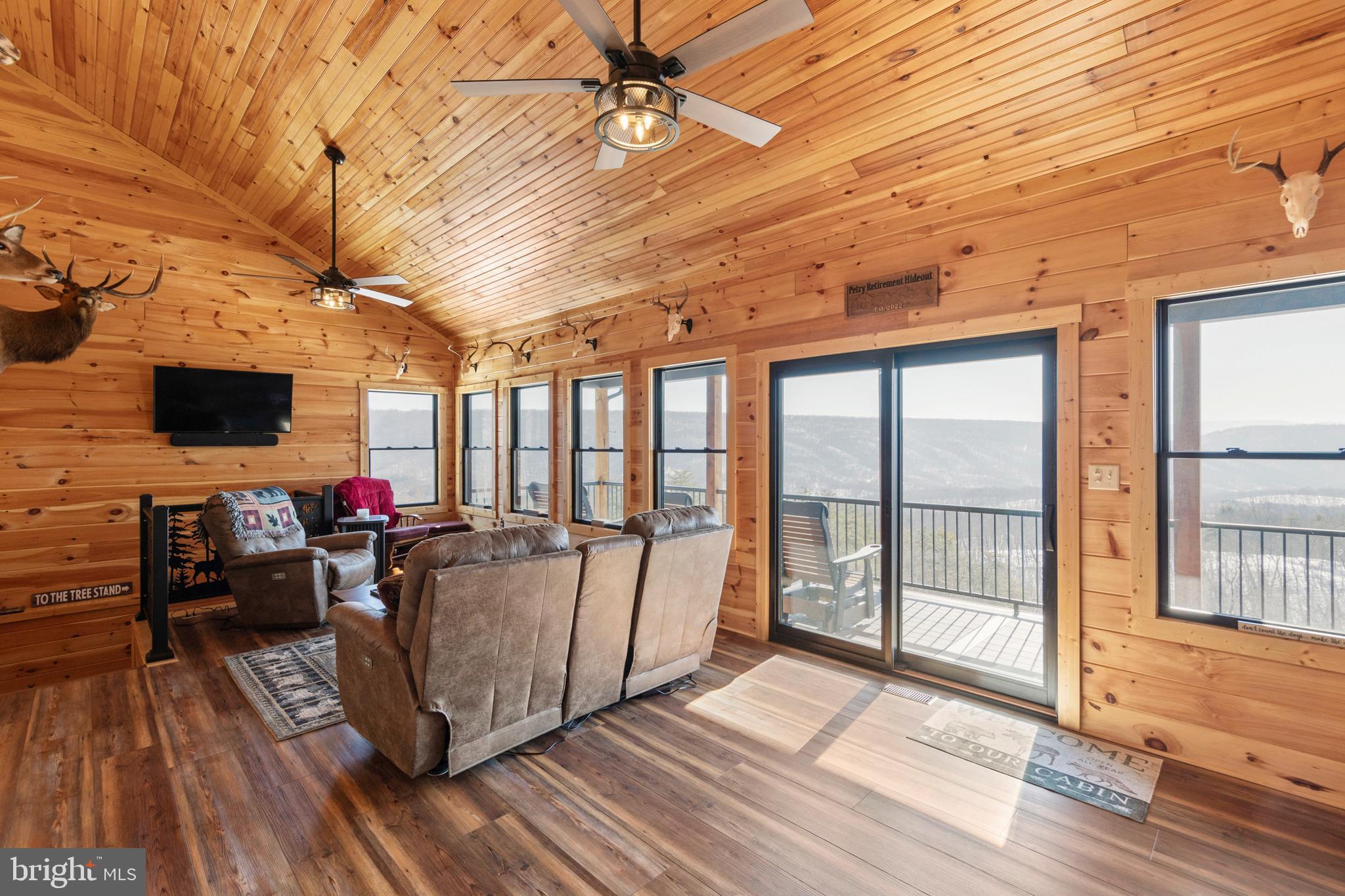 BLUFFS ON THE POTOMAC - Residential