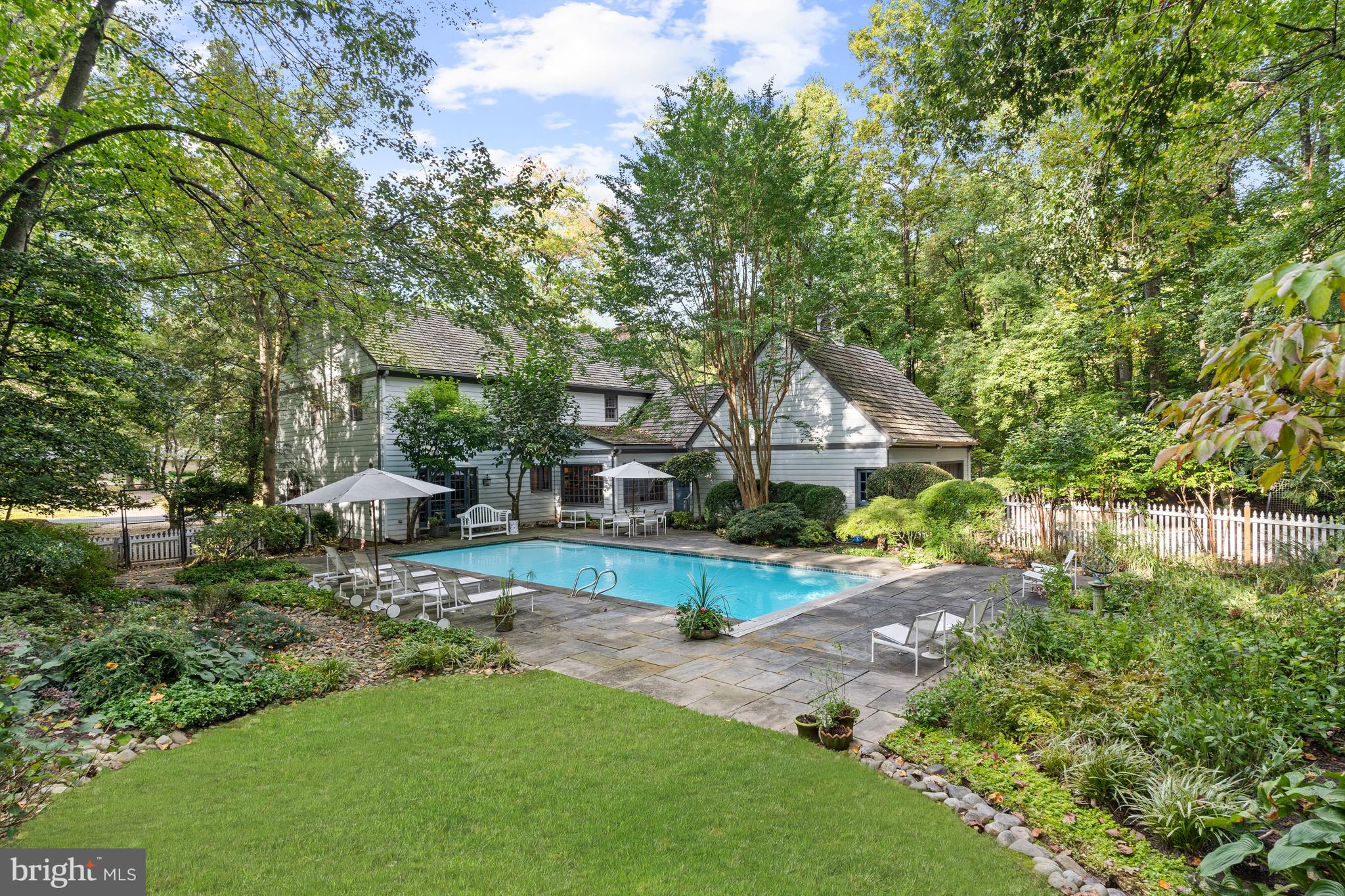 POTOMAC OUTSIDE - Residential