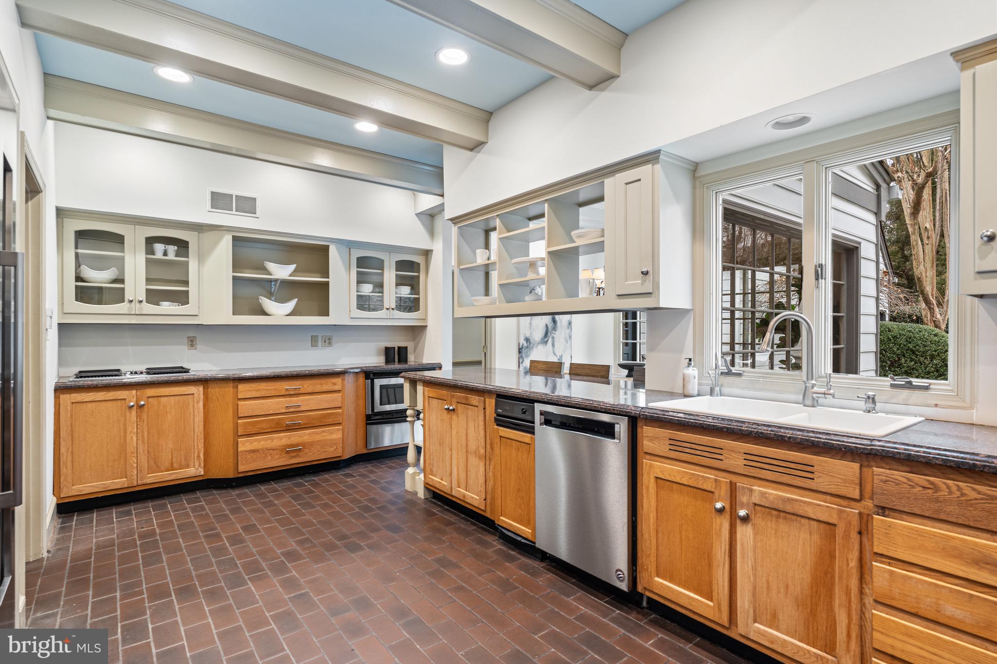 POTOMAC OUTSIDE - Residential