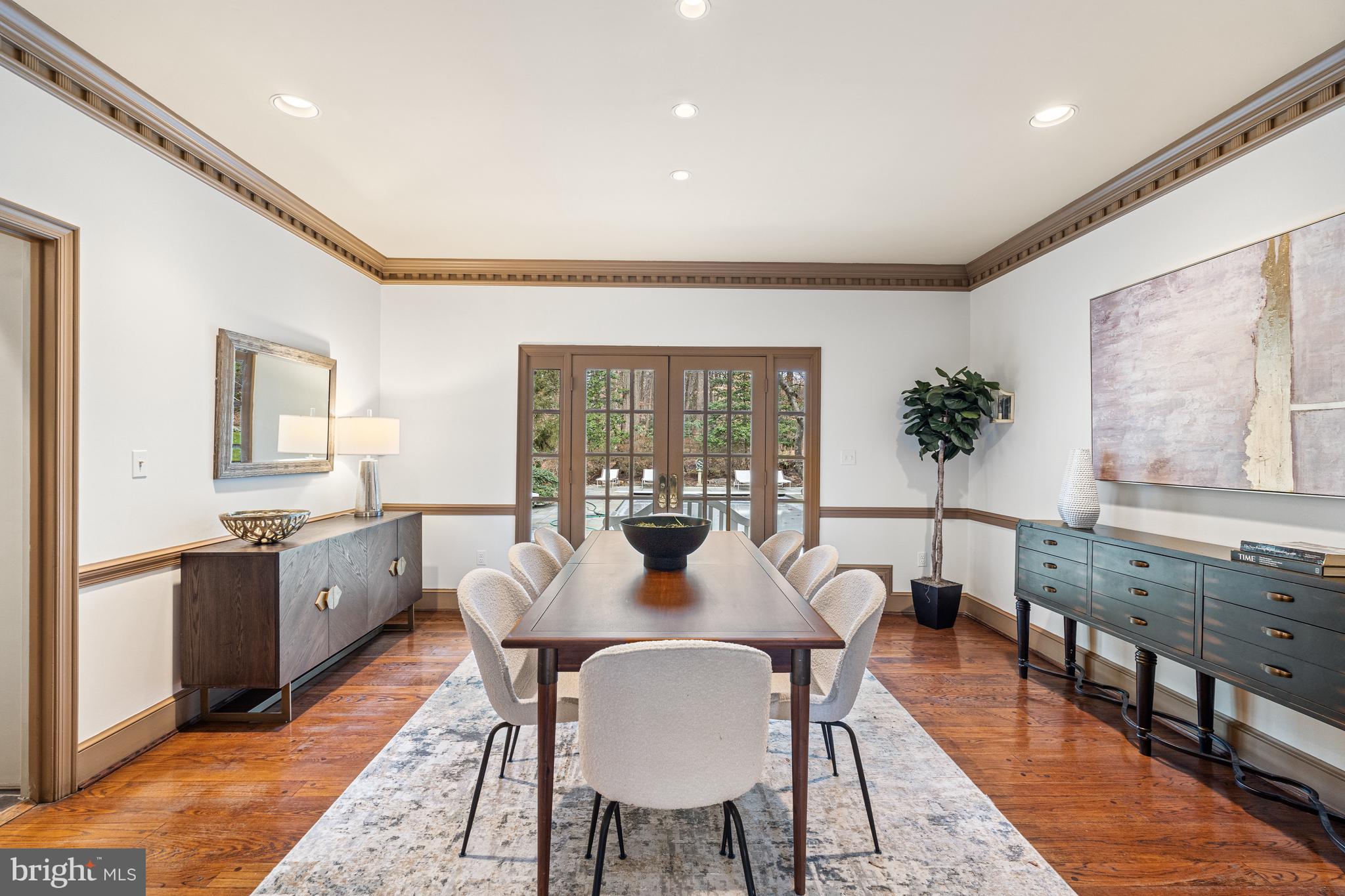 POTOMAC OUTSIDE - Residential