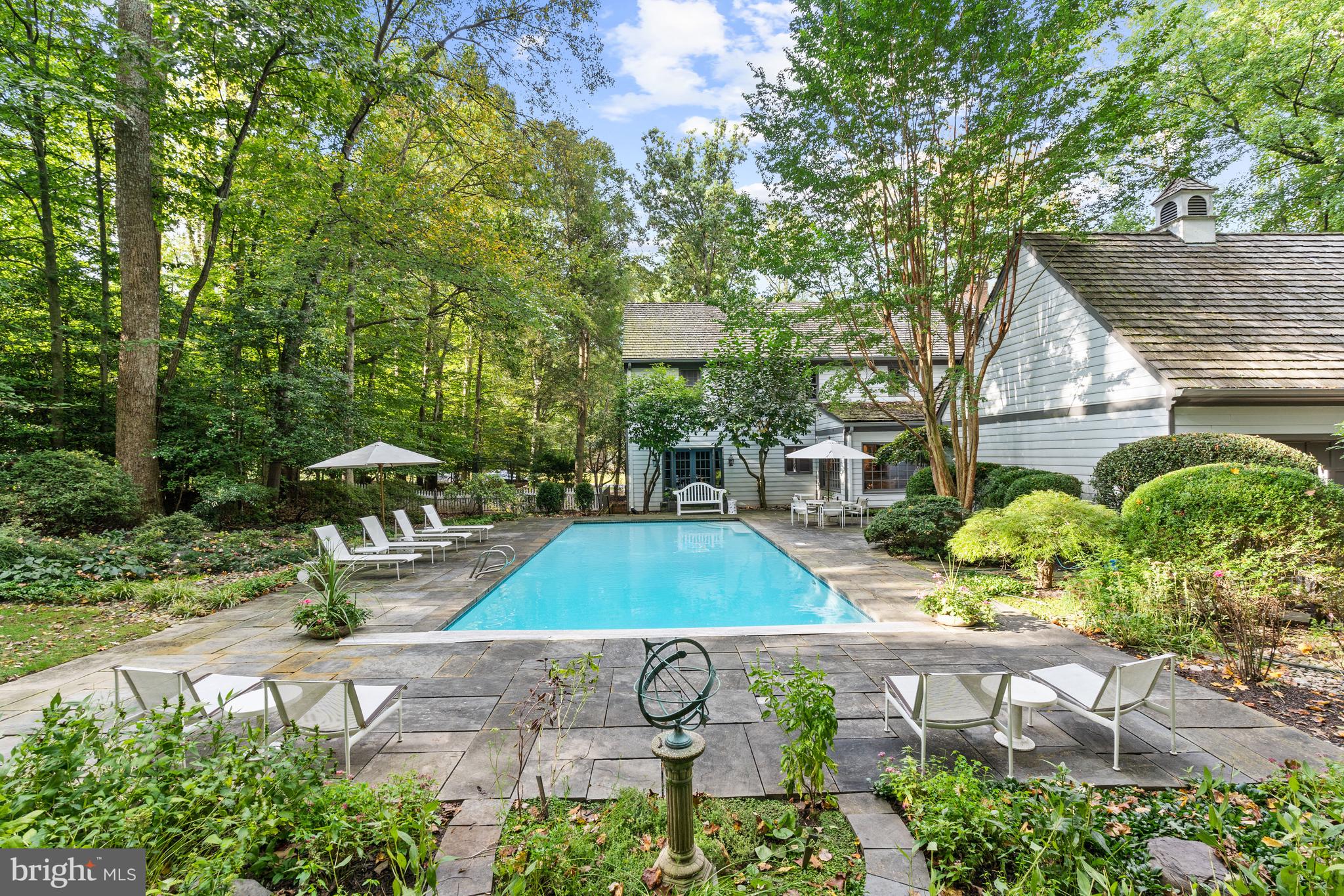 POTOMAC OUTSIDE - Residential