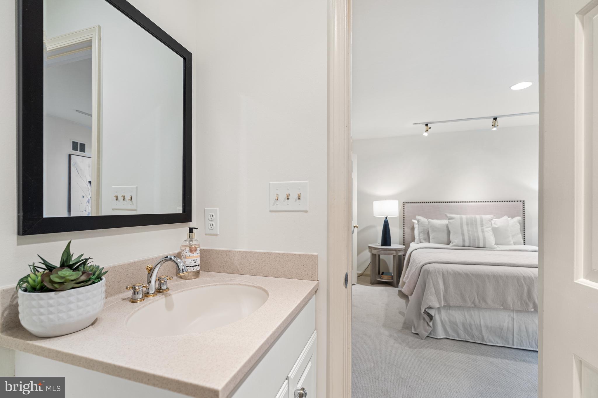 POTOMAC OUTSIDE - Residential