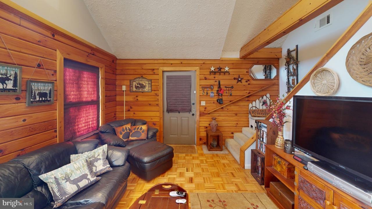 WHITETAIL RIDGE - Residential