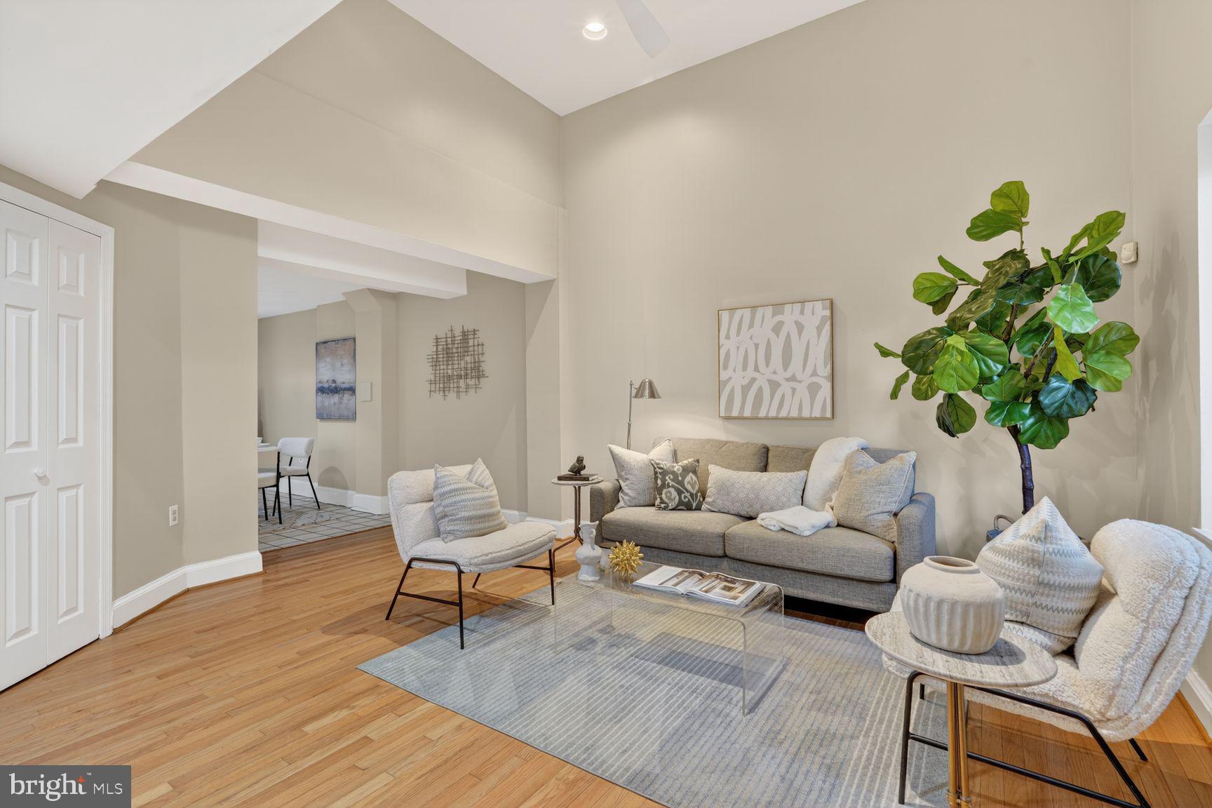 523 8TH STREET NE T2