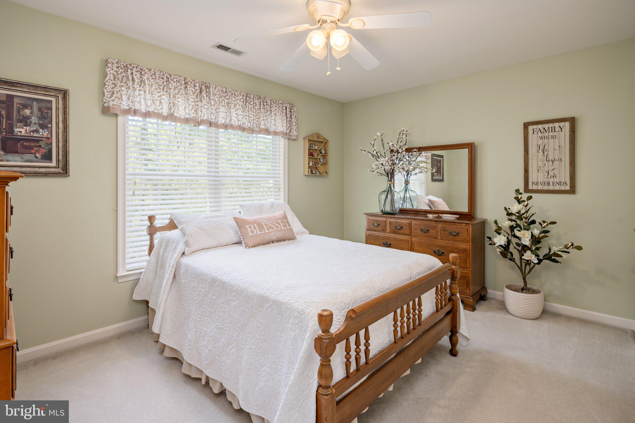 VINEYARD OAK NORTH - Residential