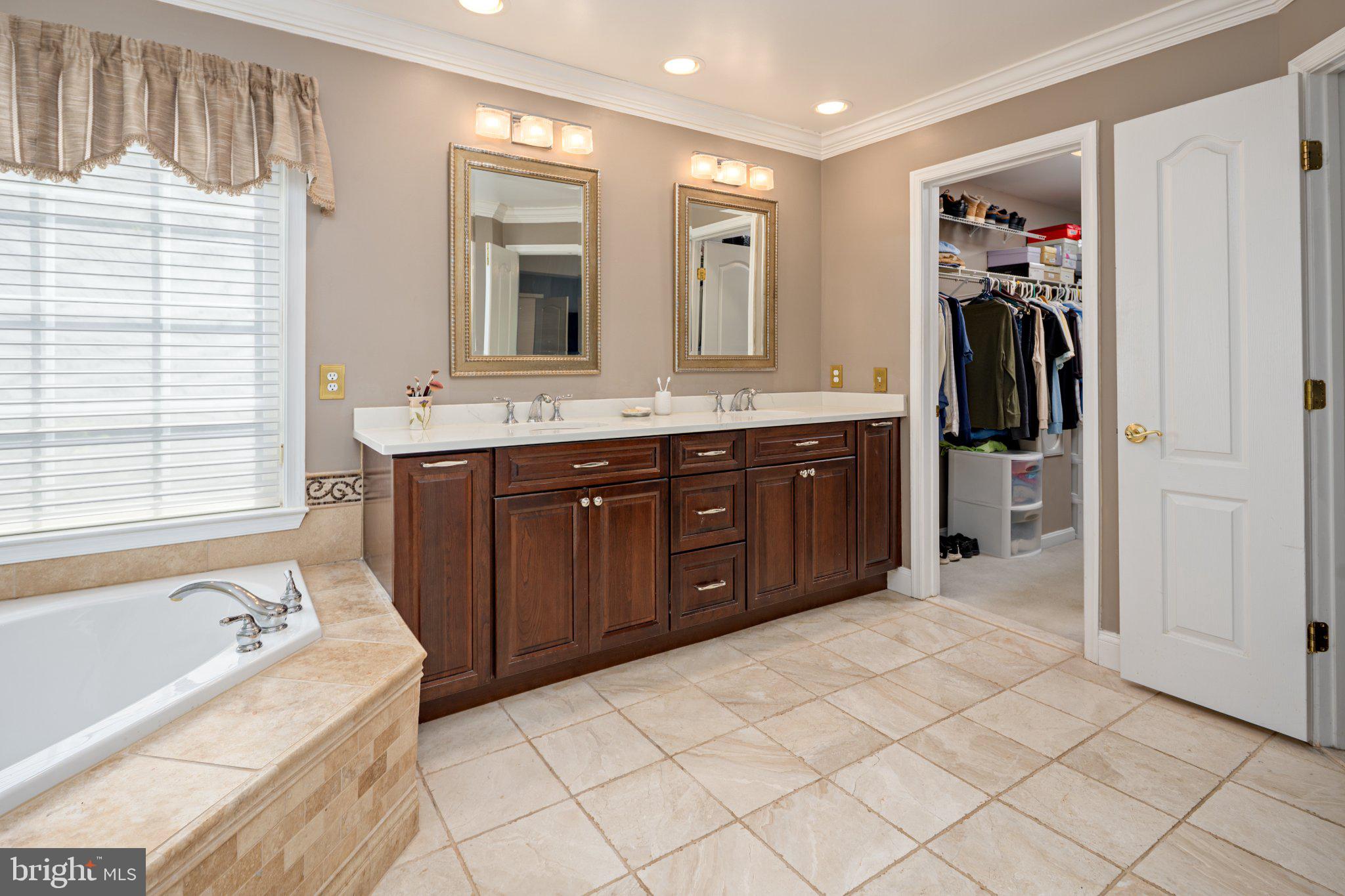 VINEYARD OAK NORTH - Residential