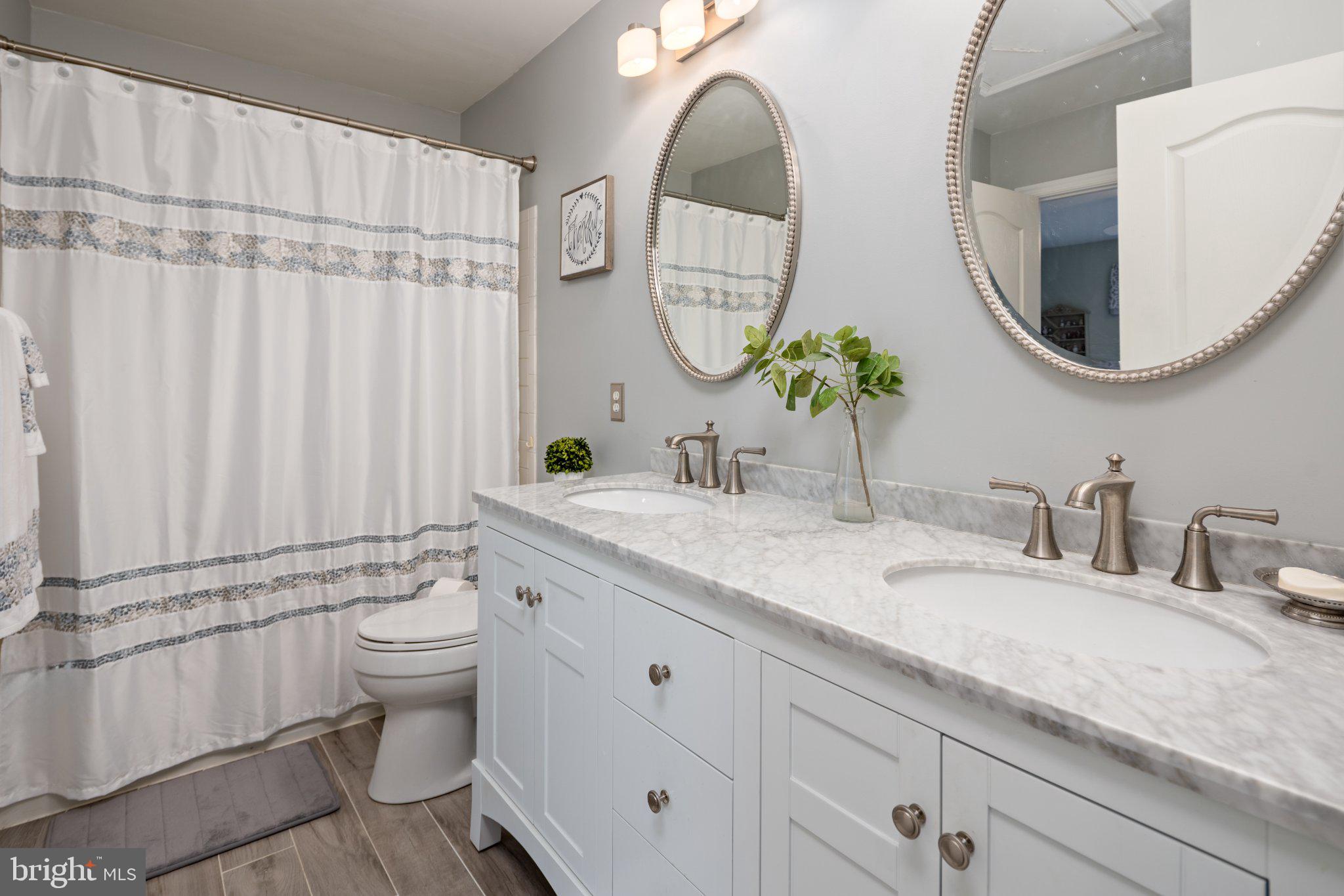 VINEYARD OAK NORTH - Residential