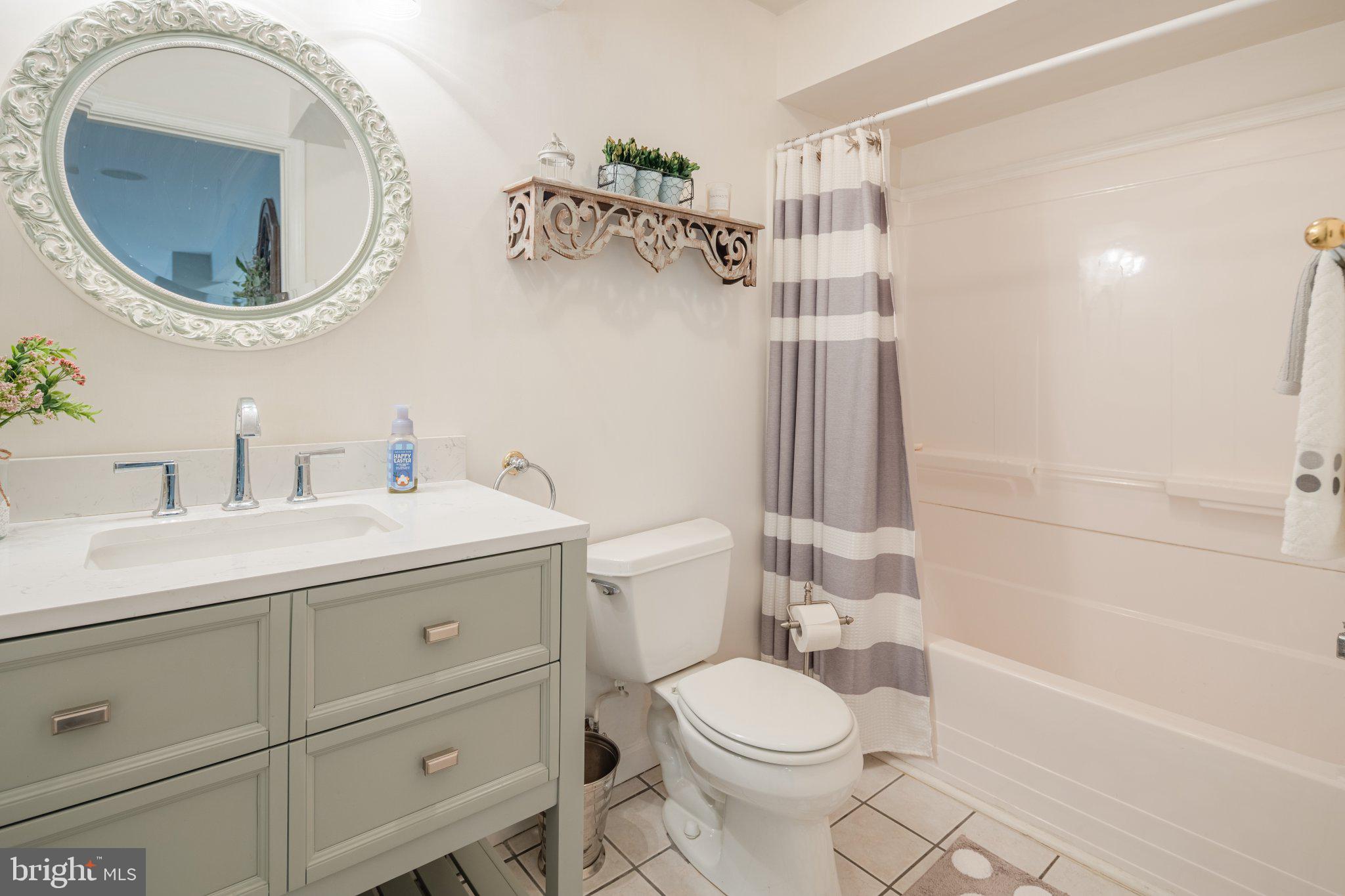 VINEYARD OAK NORTH - Residential
