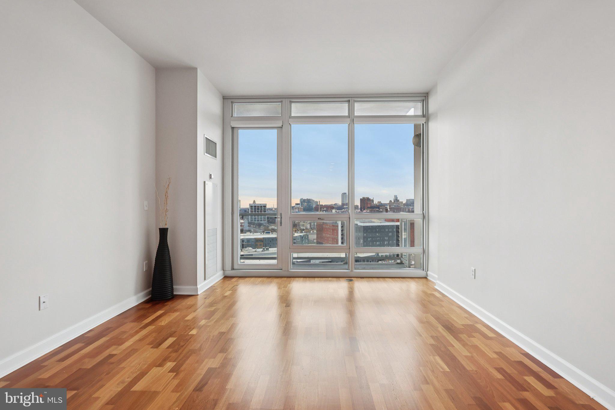 901 N PENN STREET F1502