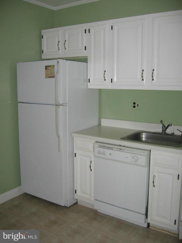 ARLINGTON VILLAGE - Residential Lease