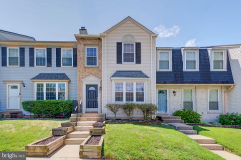 Townhouse For Rent - 14536 Castleford Court<br/> CENTREVILLE, VA 20121