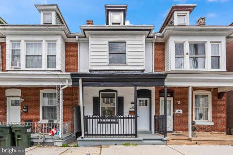 Townhouse For Sale - 431 New Street<br/> LEBANON, PA 17046