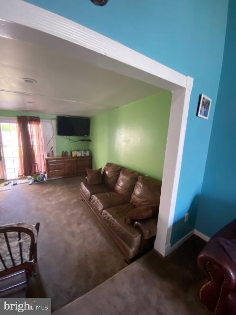 LONDON TOWNE - Residential