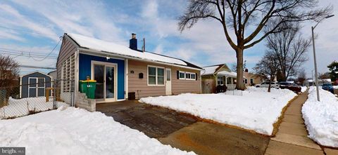 11 EASTER LANE LEVITTOWN PA 19054