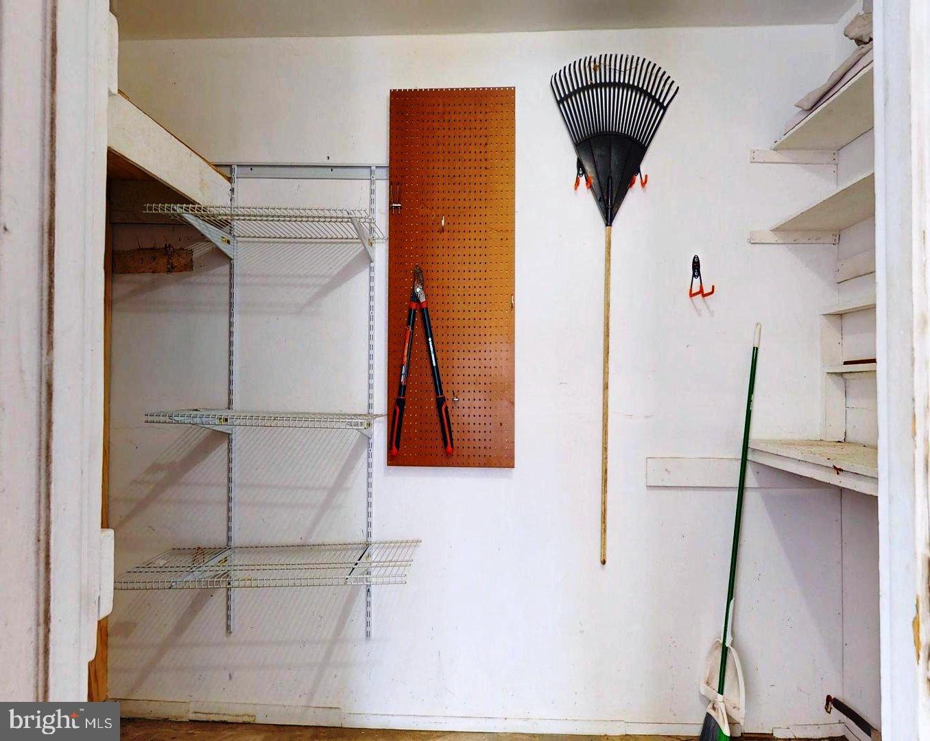 ELDERBERRY POND - Residential