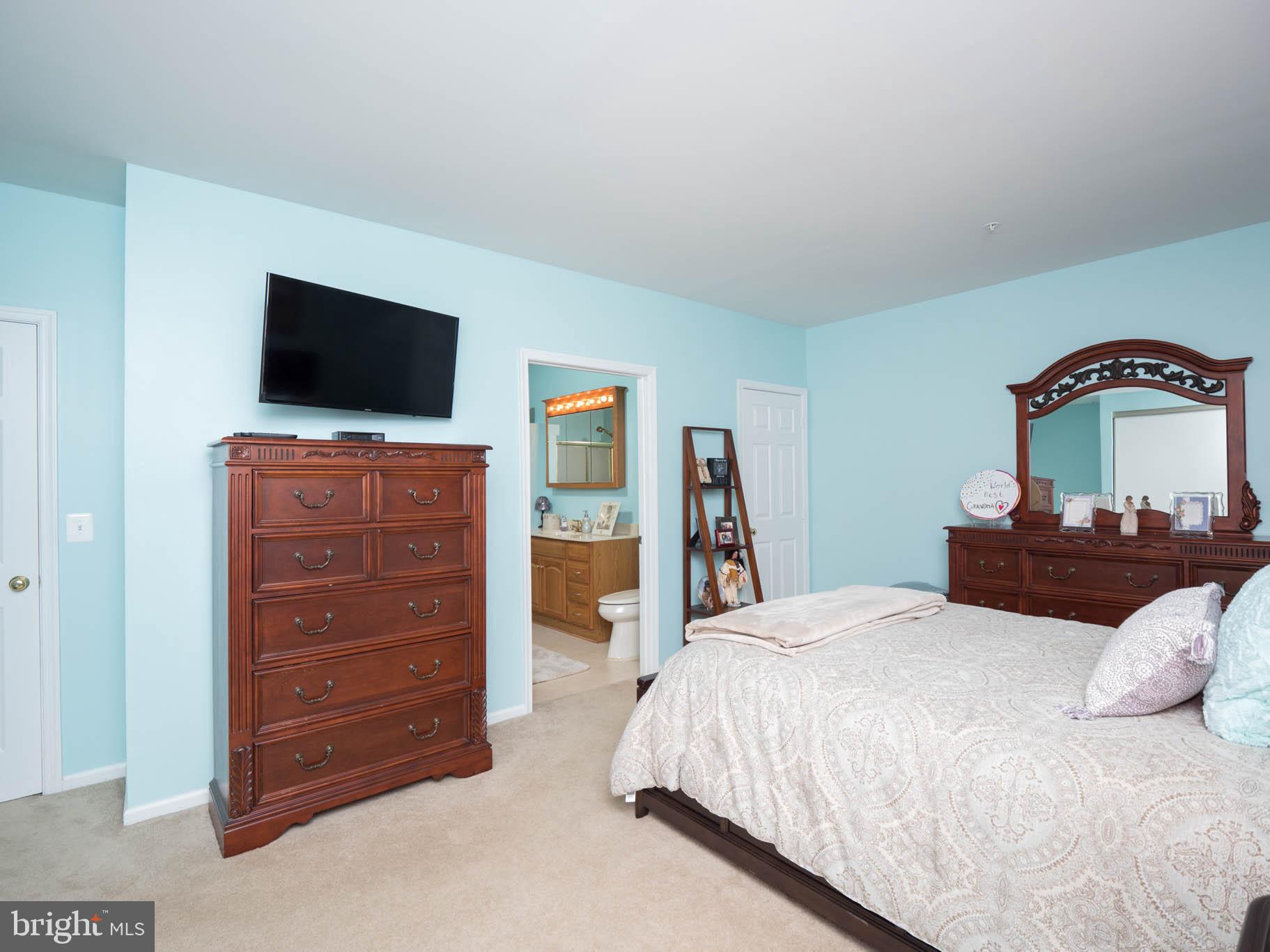 STONEHAVEN MEWS IN CROFTON VILLAGE - Residential