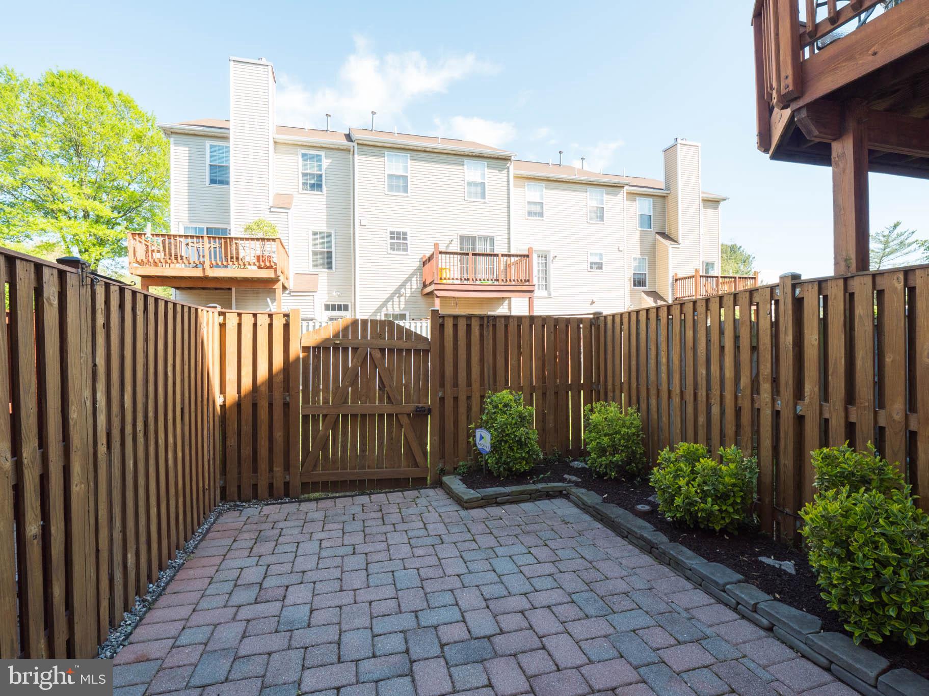 STONEHAVEN MEWS IN CROFTON VILLAGE - Residential