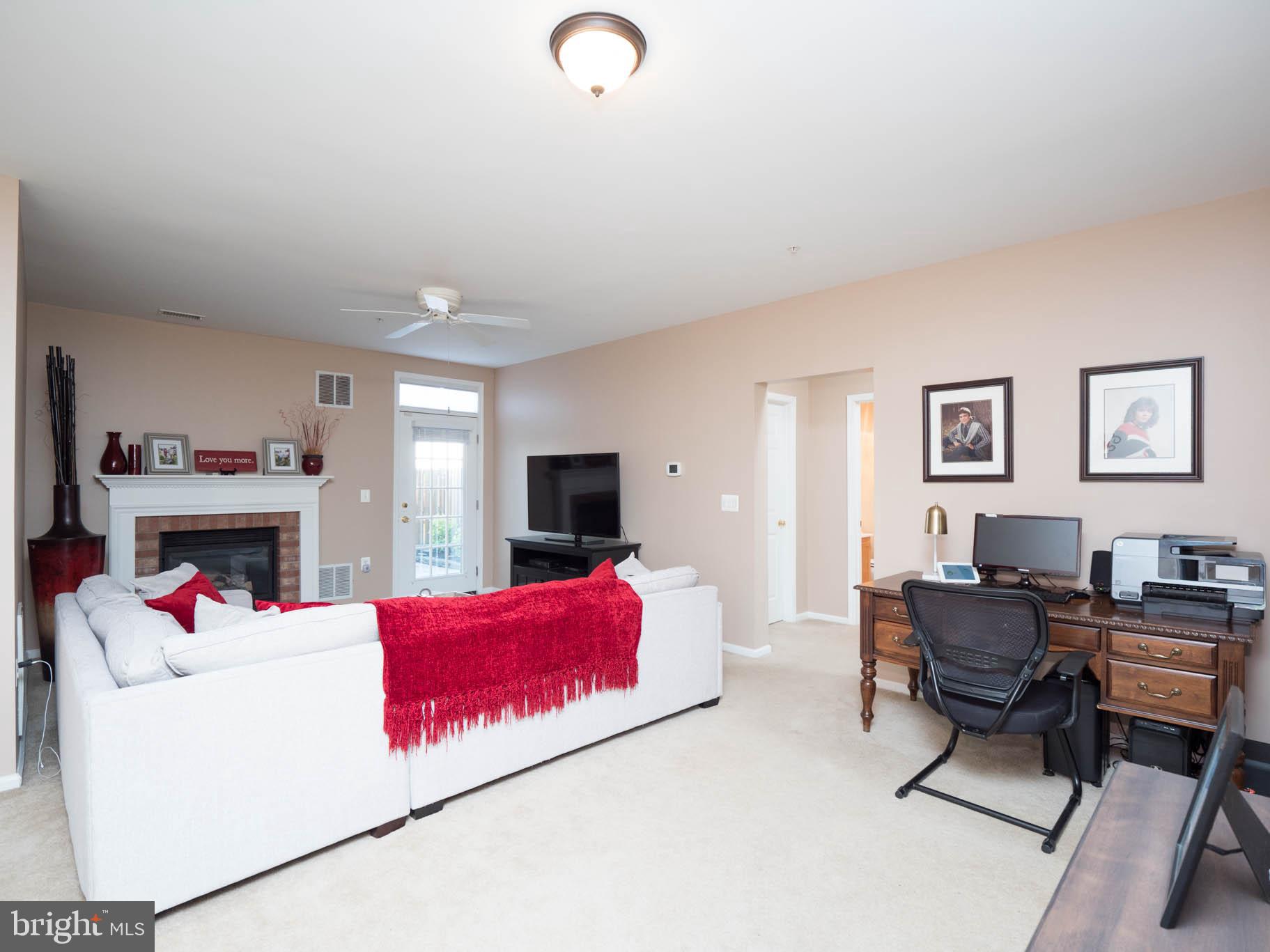 STONEHAVEN MEWS IN CROFTON VILLAGE - Residential