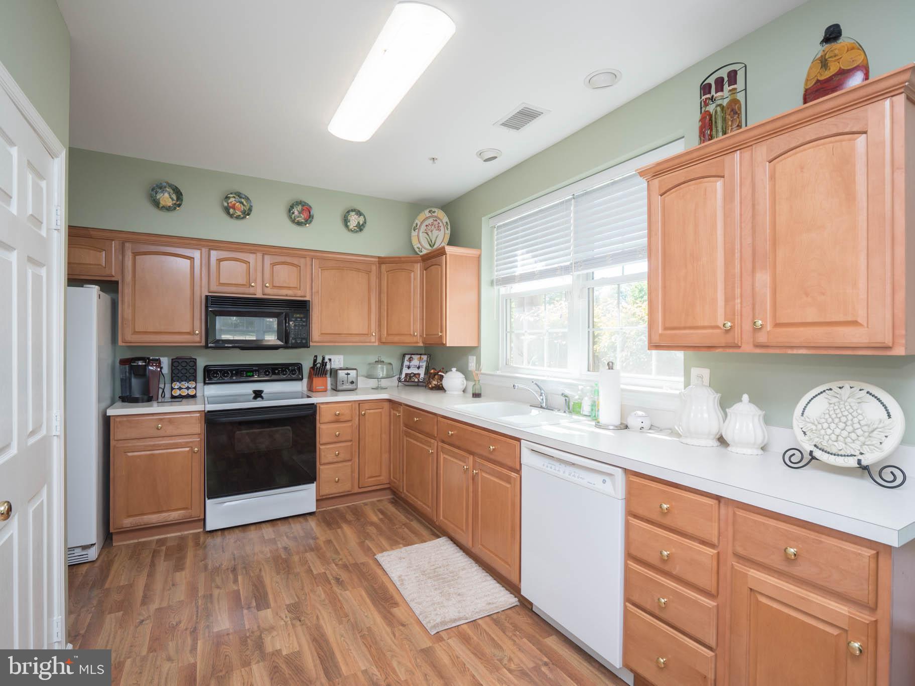 STONEHAVEN MEWS IN CROFTON VILLAGE - Residential