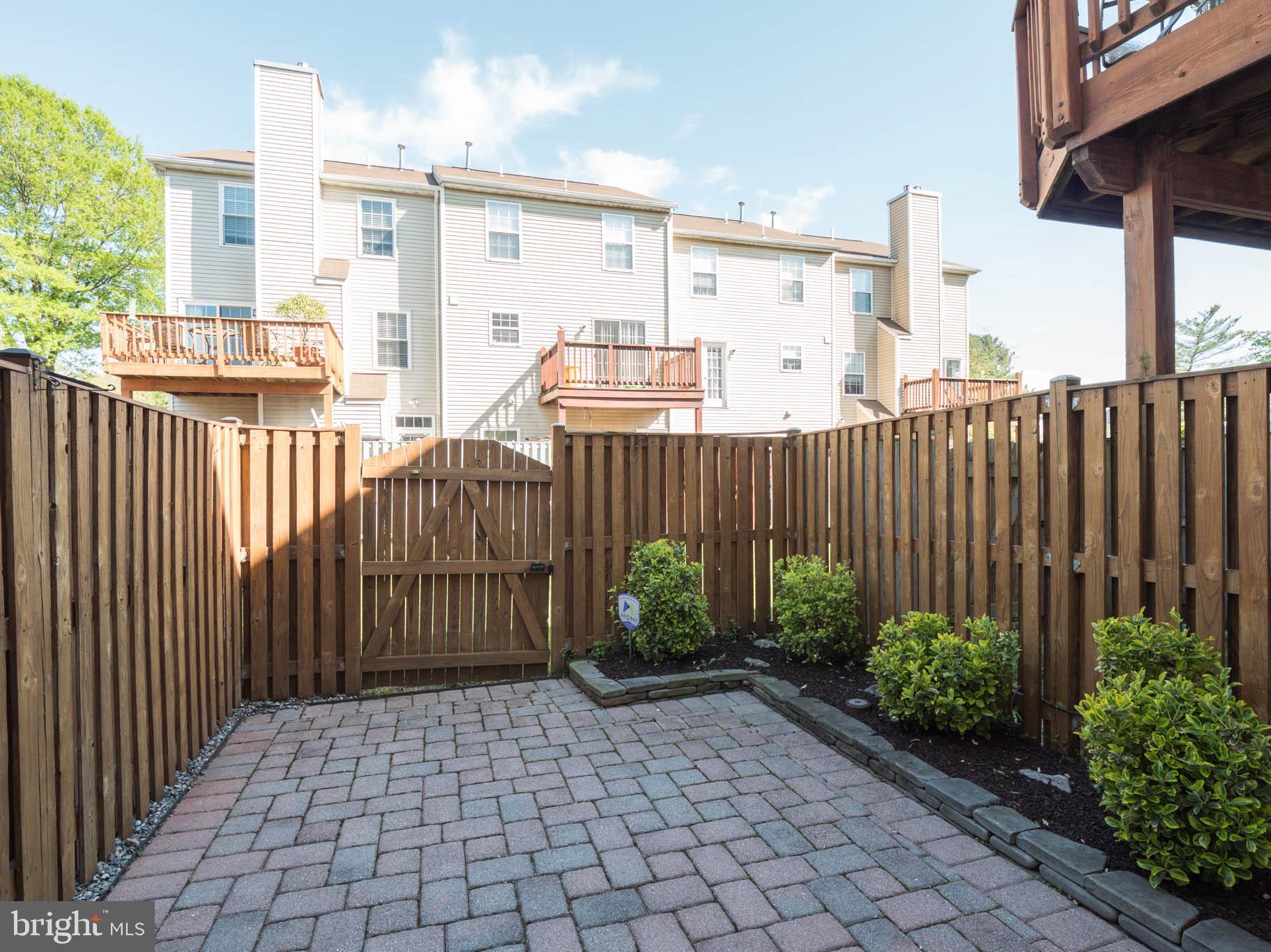 STONEHAVEN MEWS IN CROFTON VILLAGE - Residential