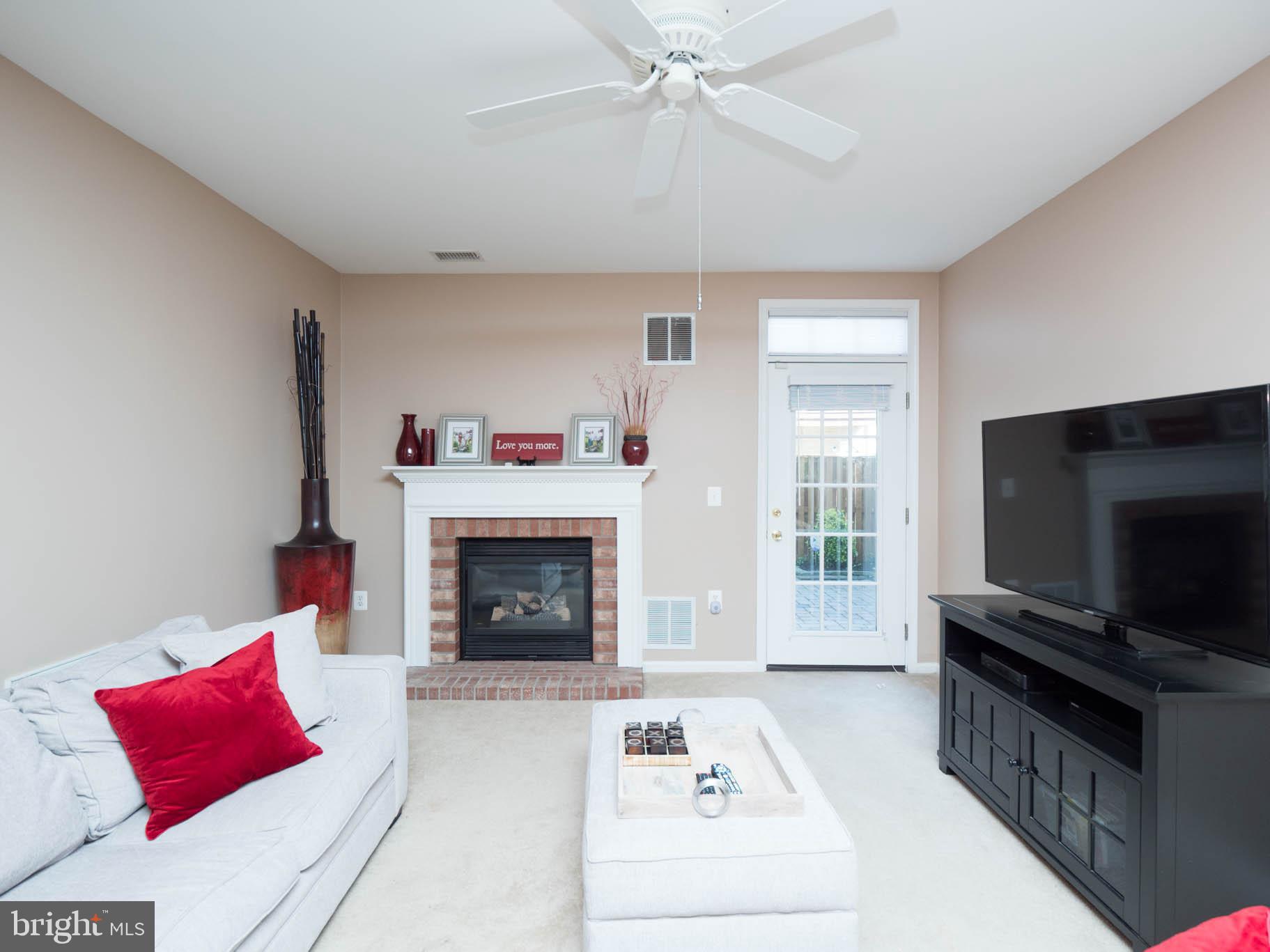 STONEHAVEN MEWS IN CROFTON VILLAGE - Residential