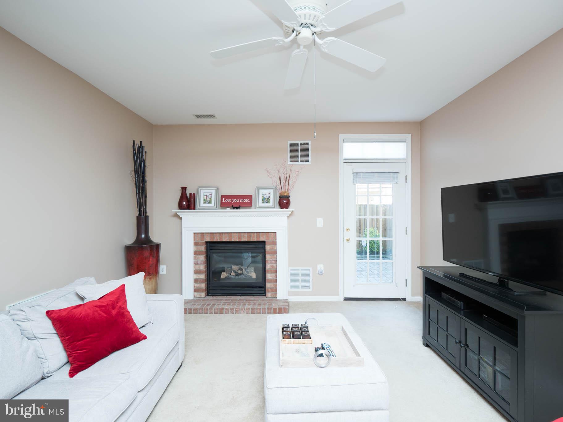 STONEHAVEN MEWS IN CROFTON VILLAGE - Residential