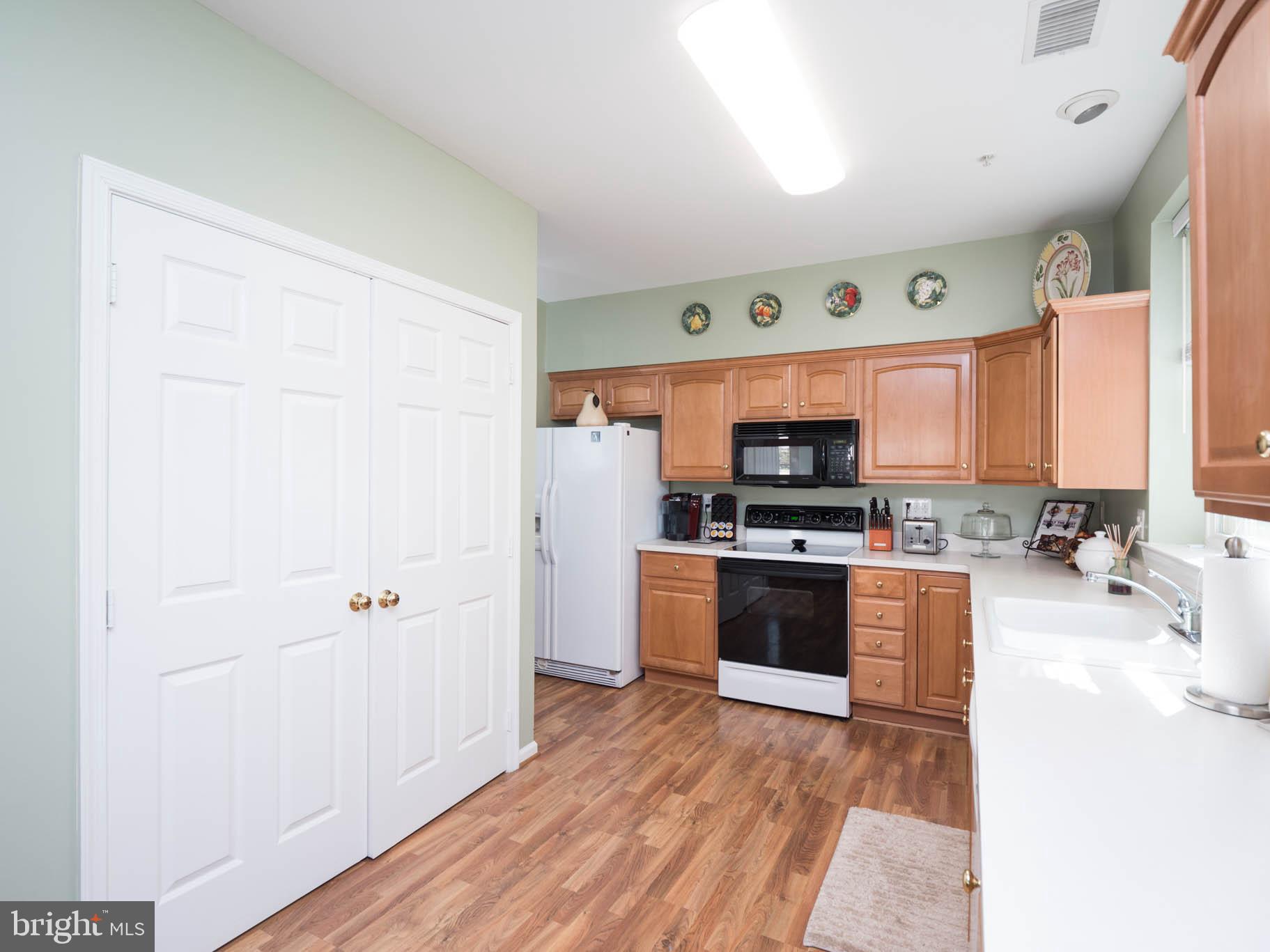 STONEHAVEN MEWS IN CROFTON VILLAGE - Residential