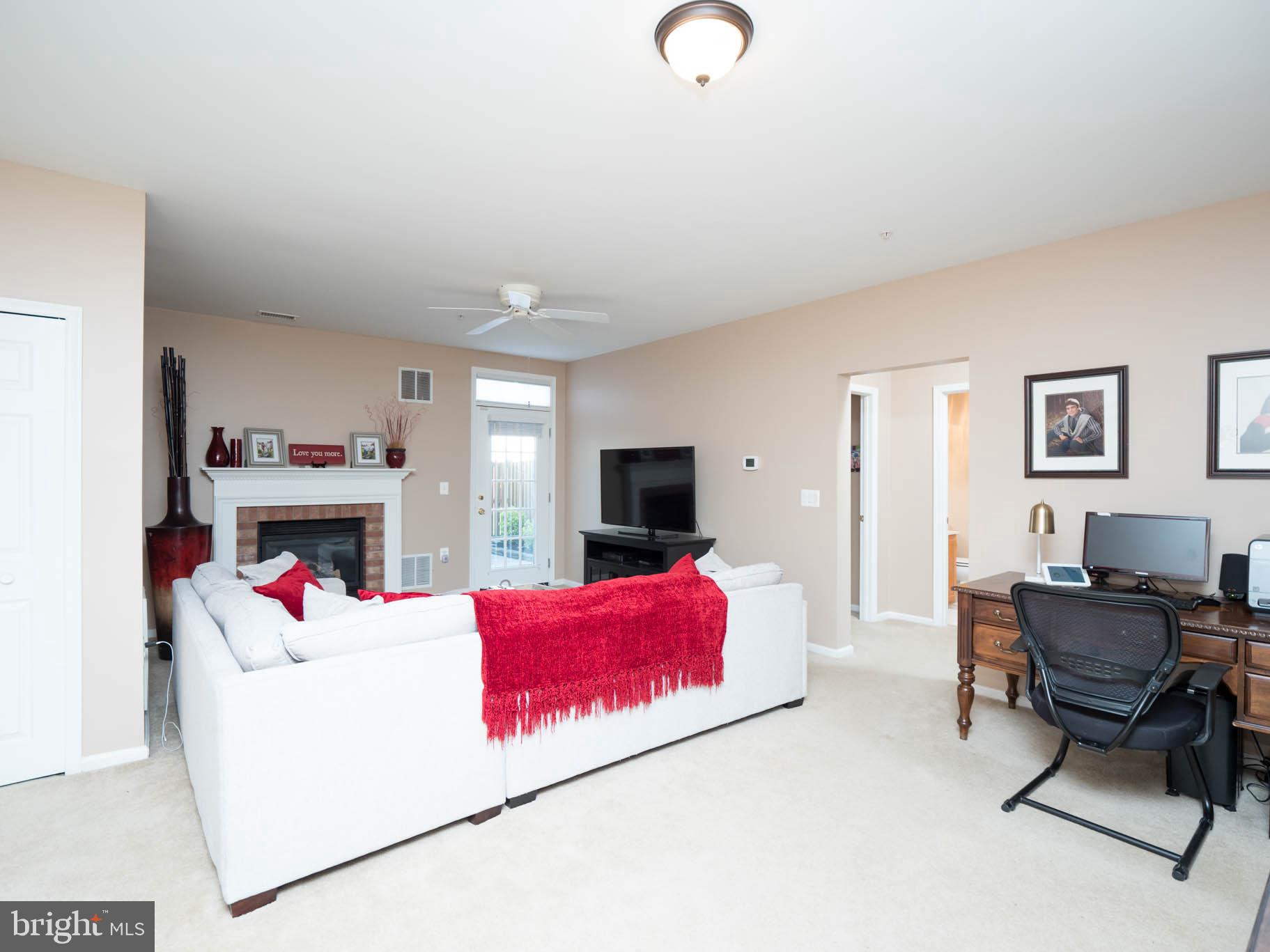 STONEHAVEN MEWS IN CROFTON VILLAGE - Residential