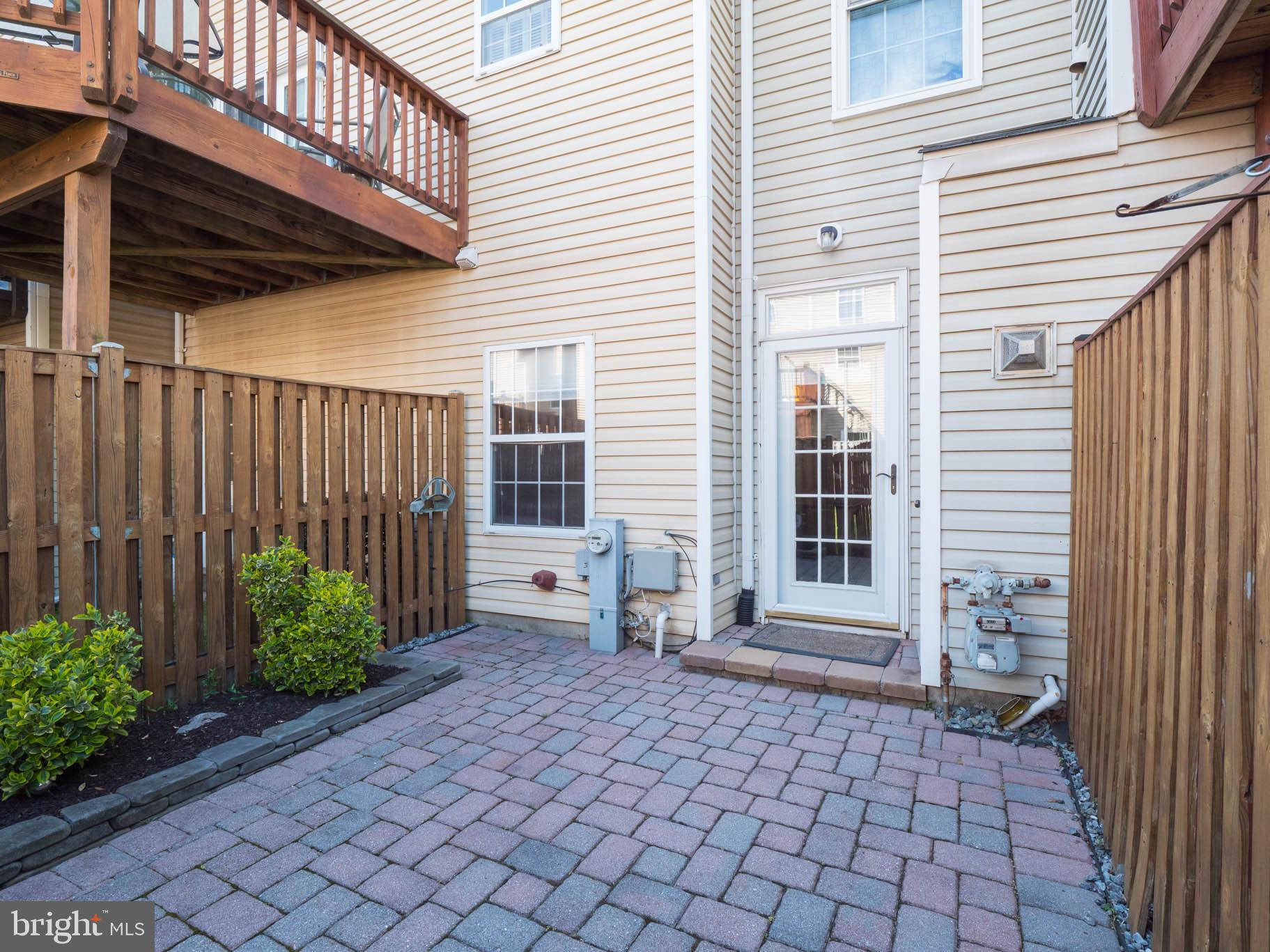 STONEHAVEN MEWS IN CROFTON VILLAGE - Residential
