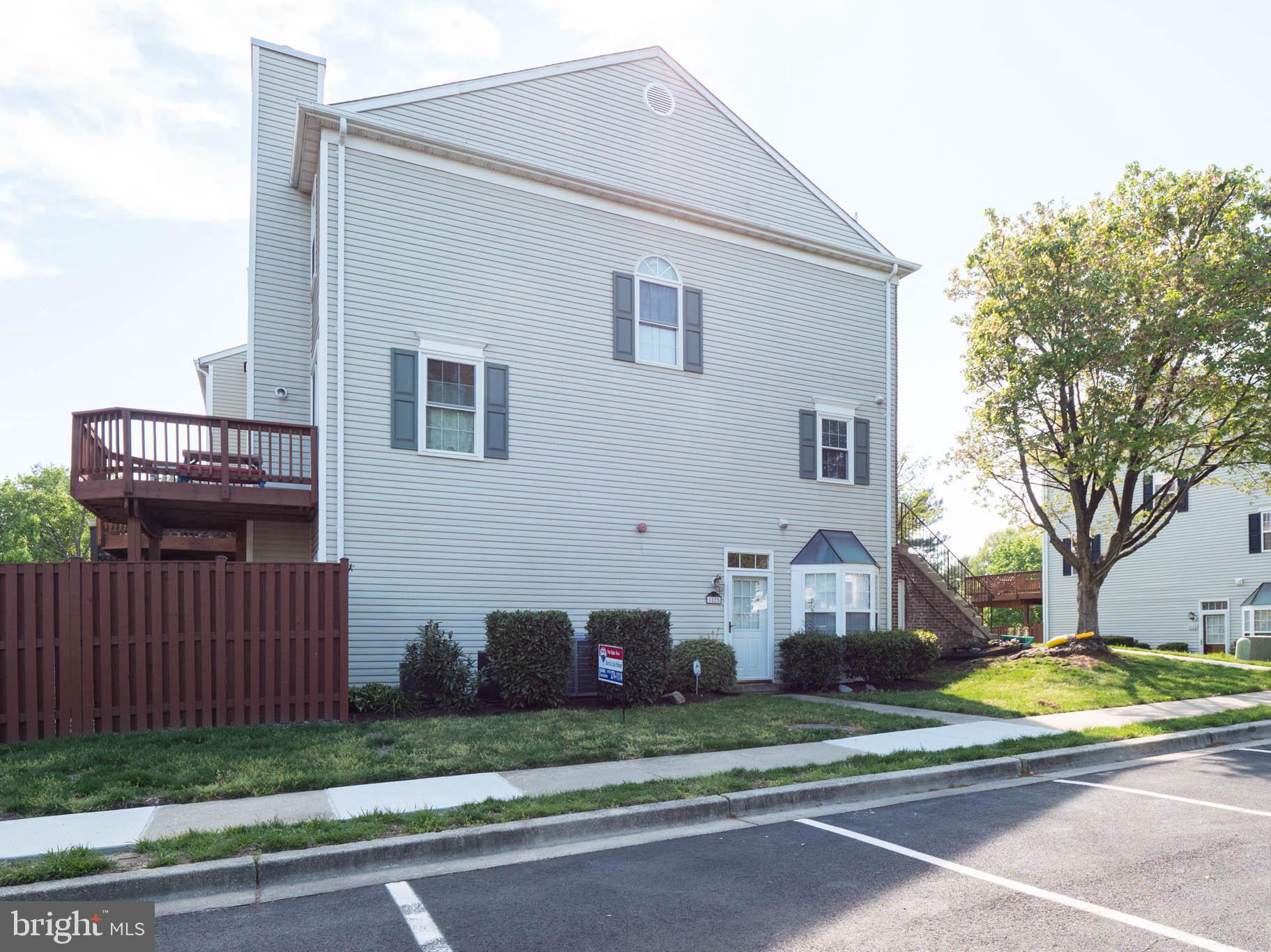 STONEHAVEN MEWS IN CROFTON VILLAGE - Residential