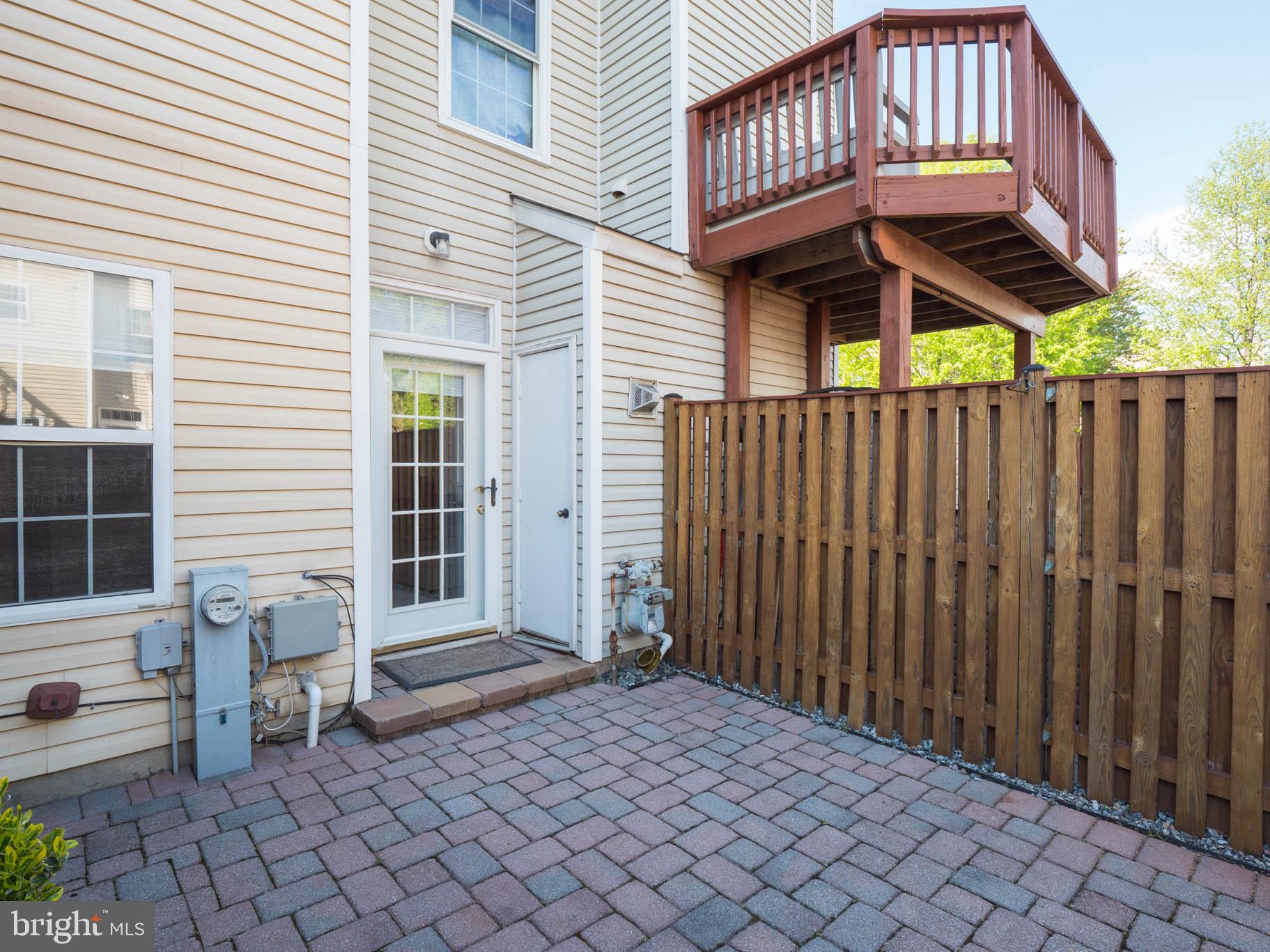 STONEHAVEN MEWS IN CROFTON VILLAGE - Residential