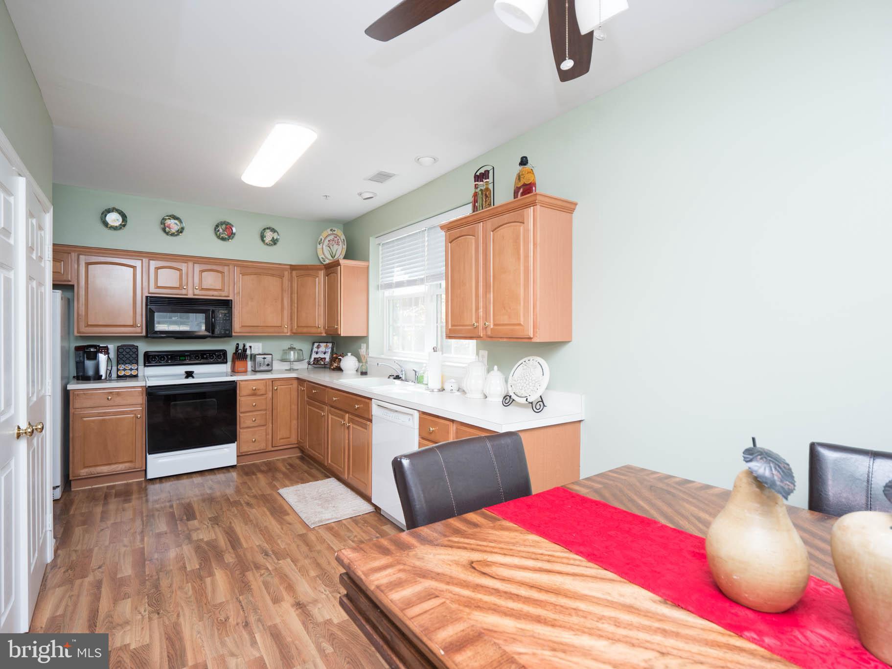 STONEHAVEN MEWS IN CROFTON VILLAGE - Residential