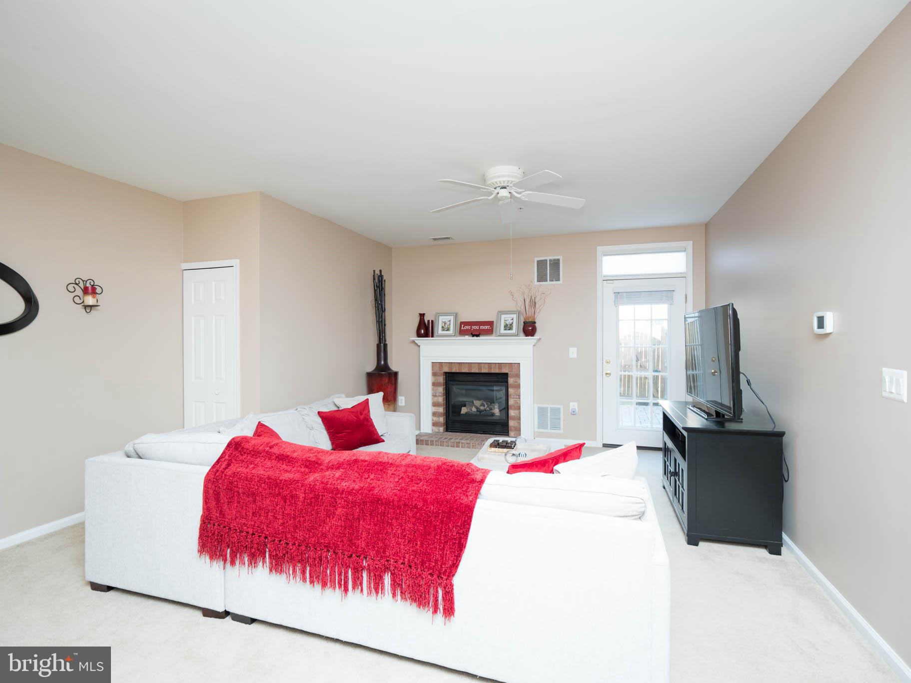 STONEHAVEN MEWS IN CROFTON VILLAGE - Residential