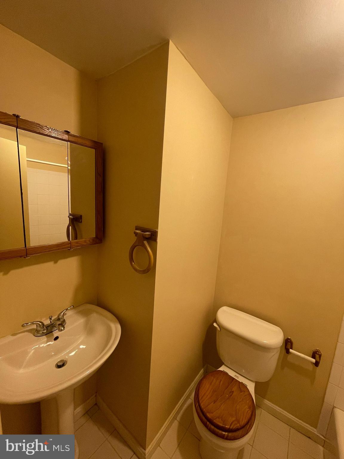 BROOKFALLS - Residential Lease