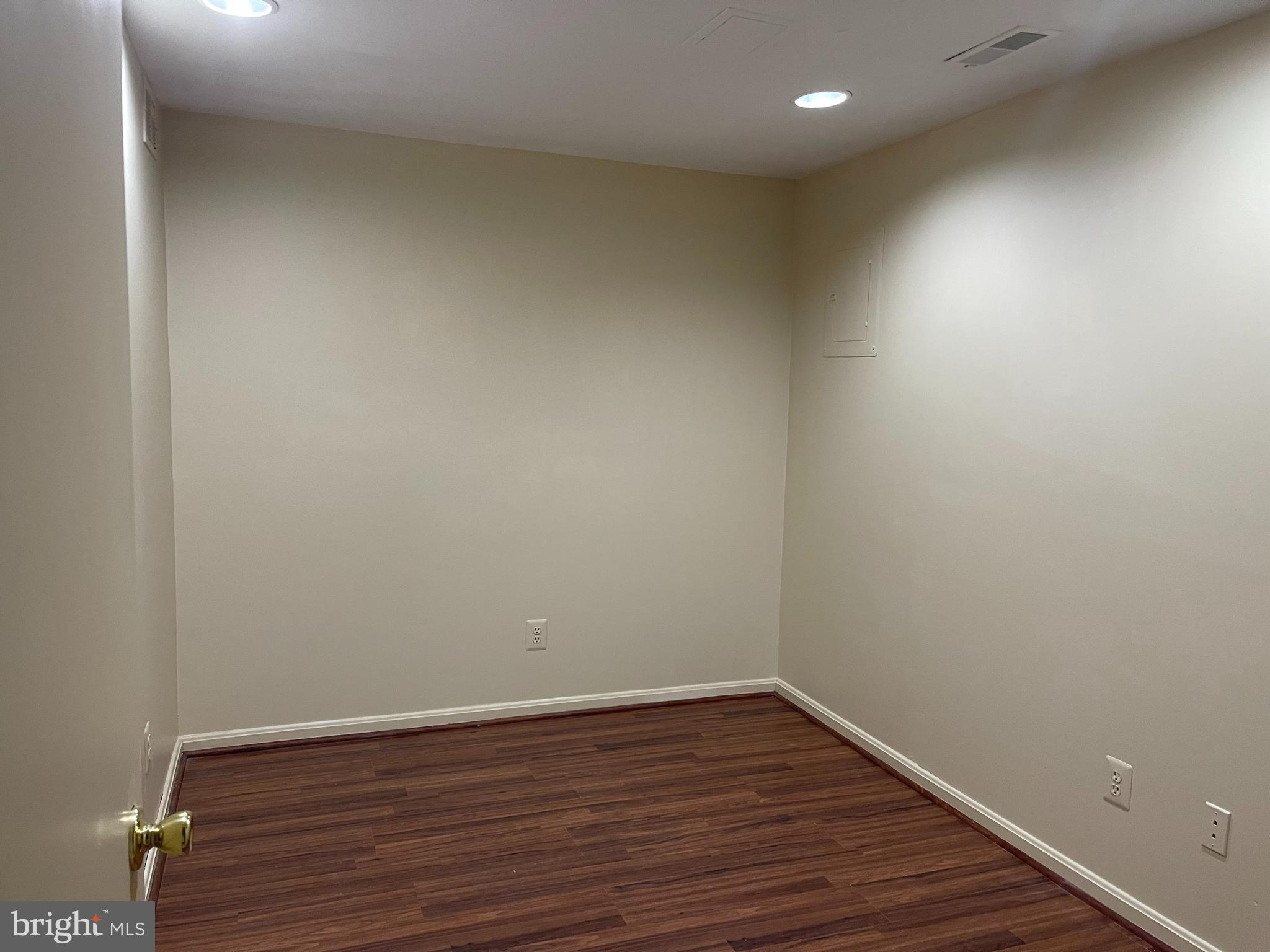 BROOKFALLS - Residential Lease