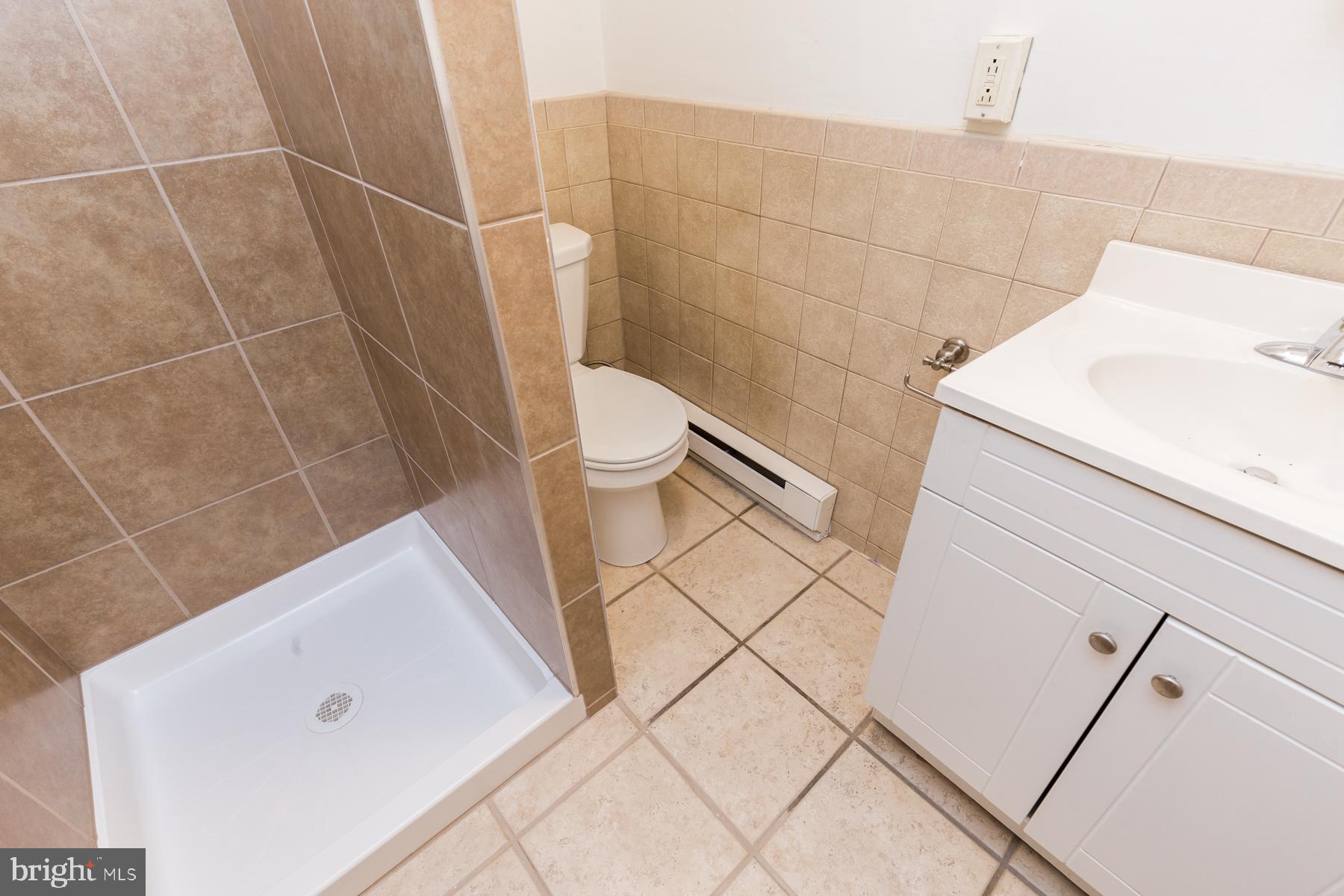 EAST KENSINGTON - Residential Lease