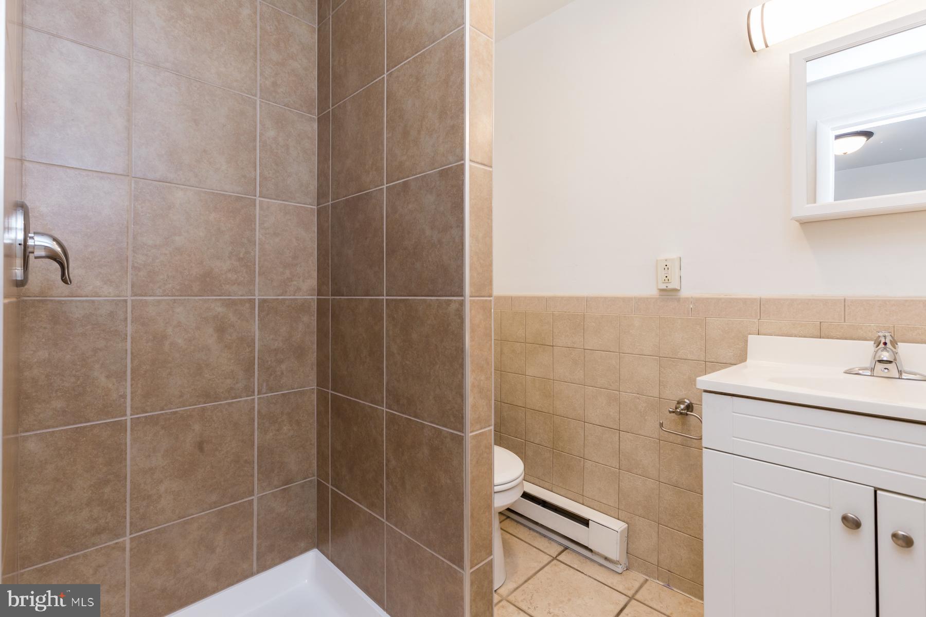 EAST KENSINGTON - Residential Lease