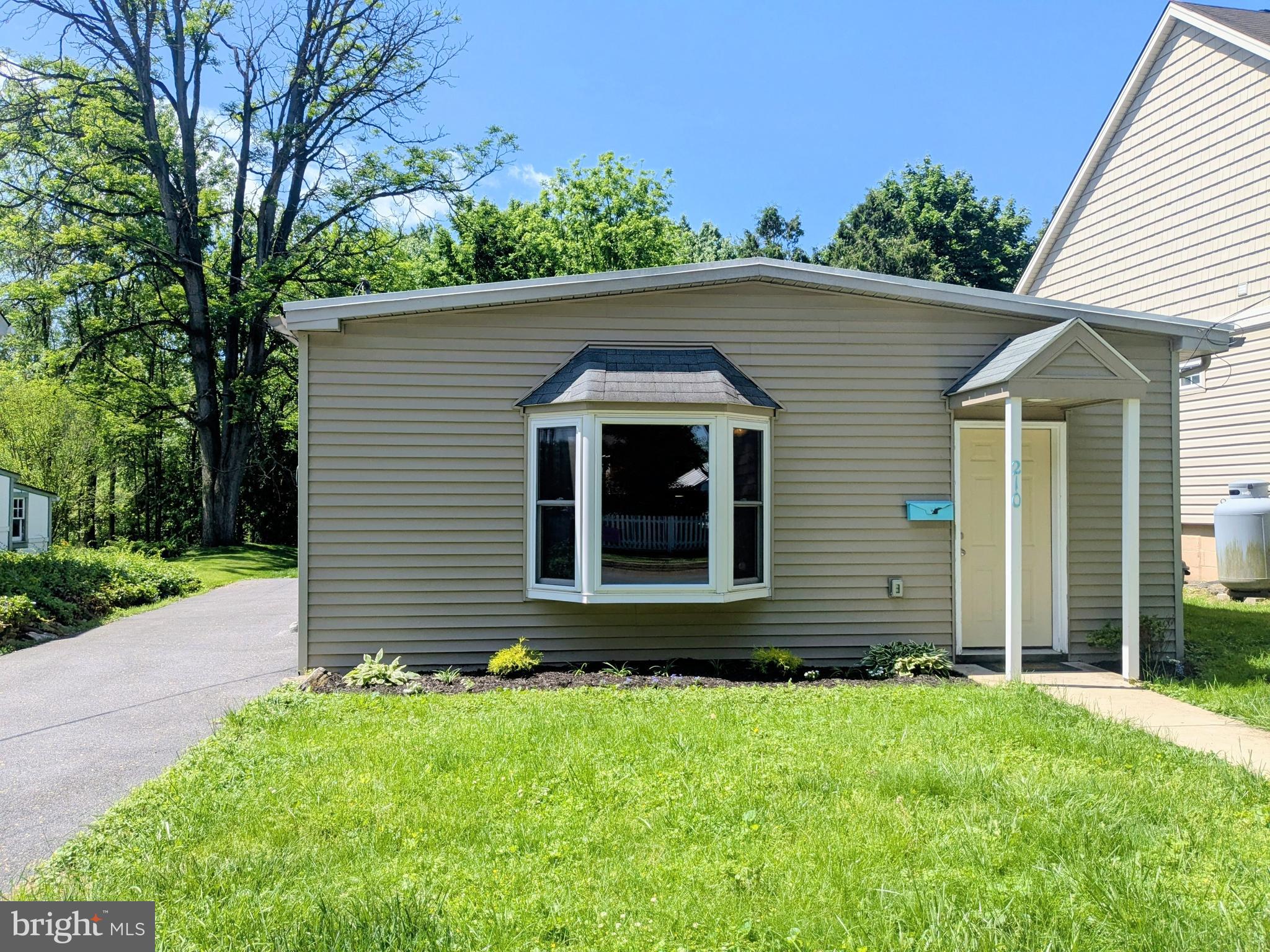 210 NOBLE STREET