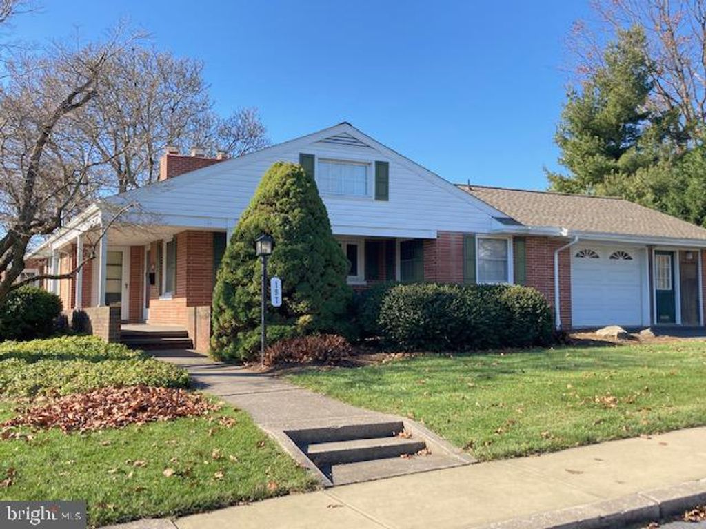 Photo of 197 HILLCREST RD, NEW HOLLAND, PA 17557 (MLS # PALA2028432)