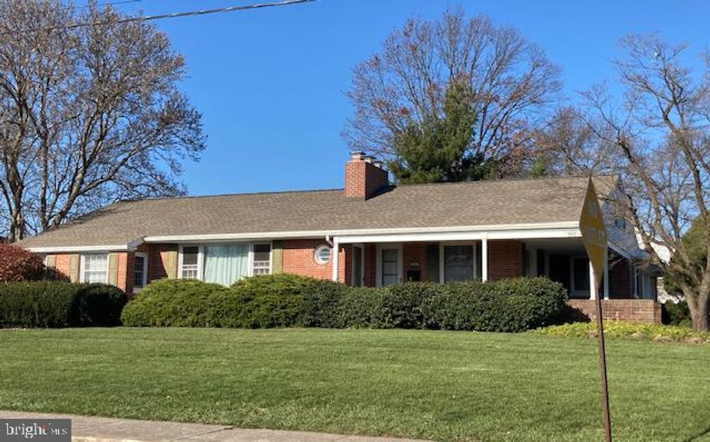 Photo of 197 HILLCREST RD, NEW HOLLAND, PA 17557 (MLS # PALA2028432)