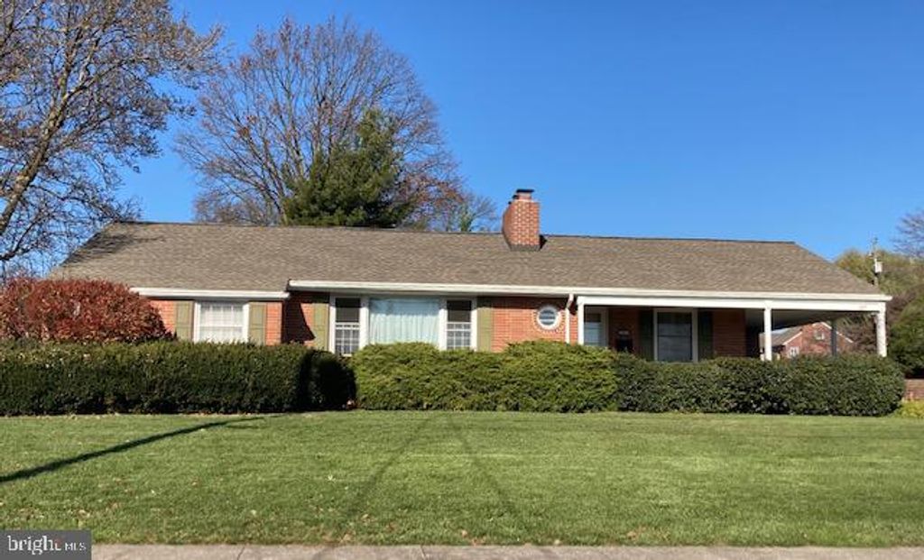 Photo of 197 HILLCREST RD, NEW HOLLAND, PA 17557 (MLS # PALA2028432)