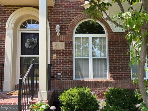 Photo of 413 Longhorn Crescent, ROCKVILLE, MD 20850 (MLS # MDMC2238354)