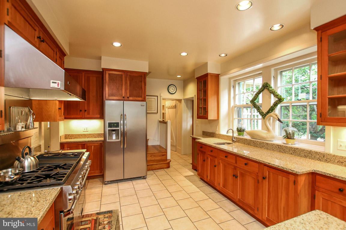 LAKE ROLAND - Residential